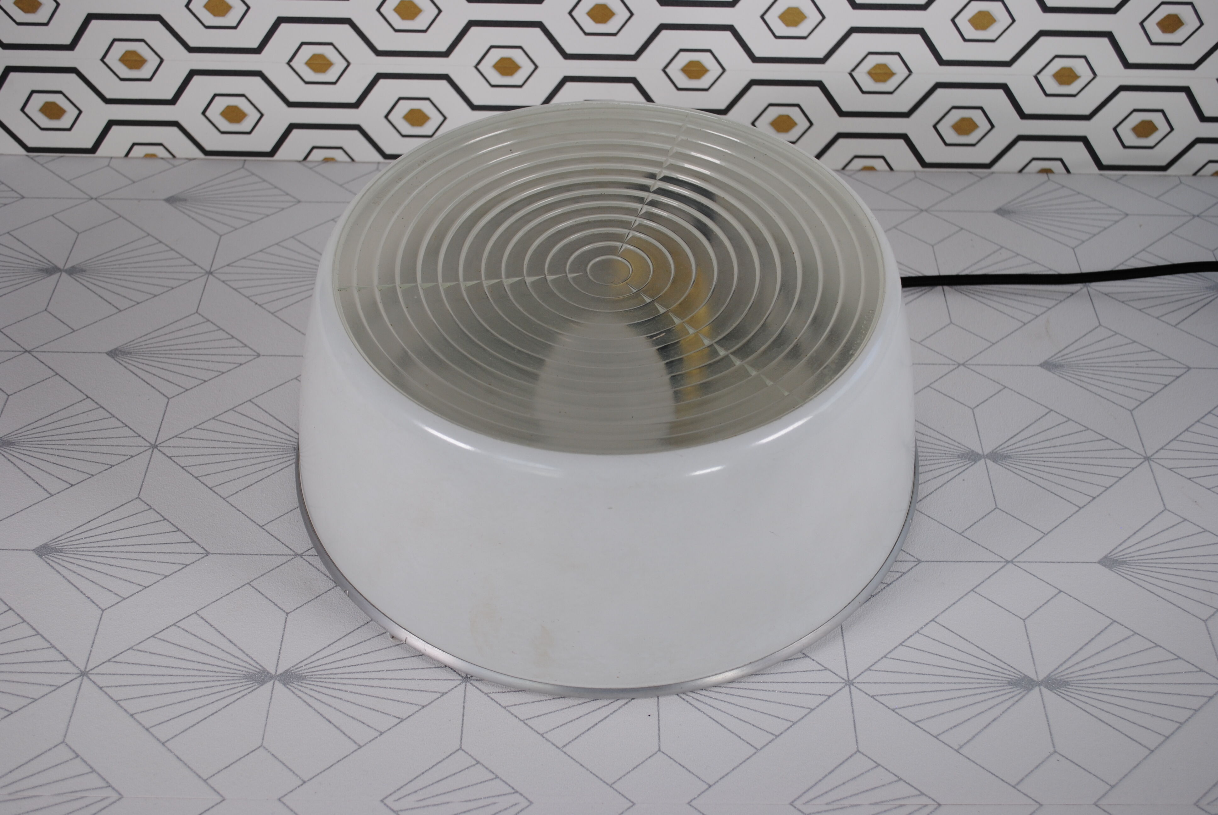 Plafonnier applies Holophane