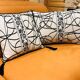 Coussin rectangulaire noir et blanc modèle Sophia