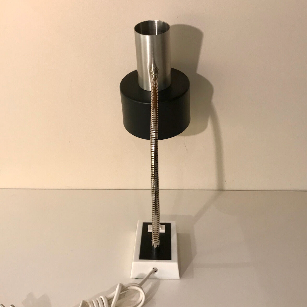 Lampe de table noire vintage sis, Modèle 861