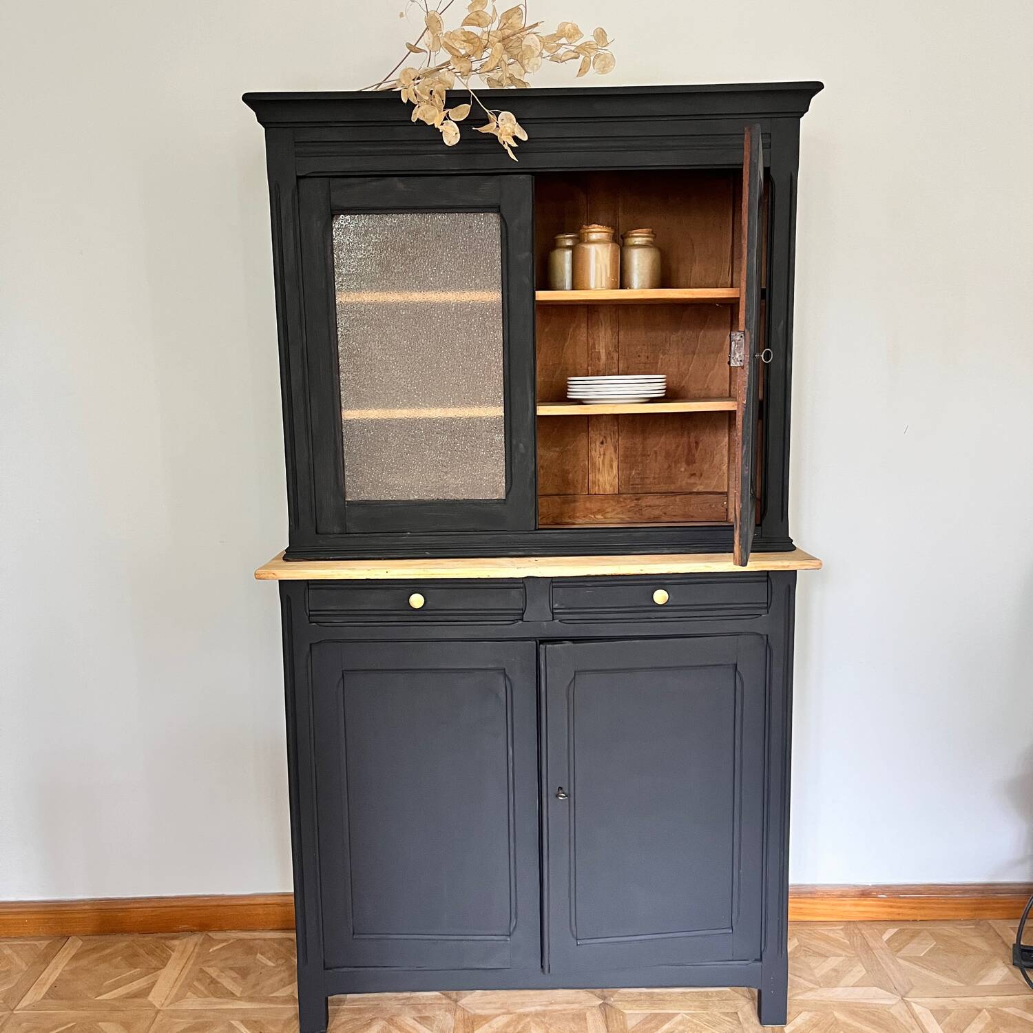 Old Parisian dresser