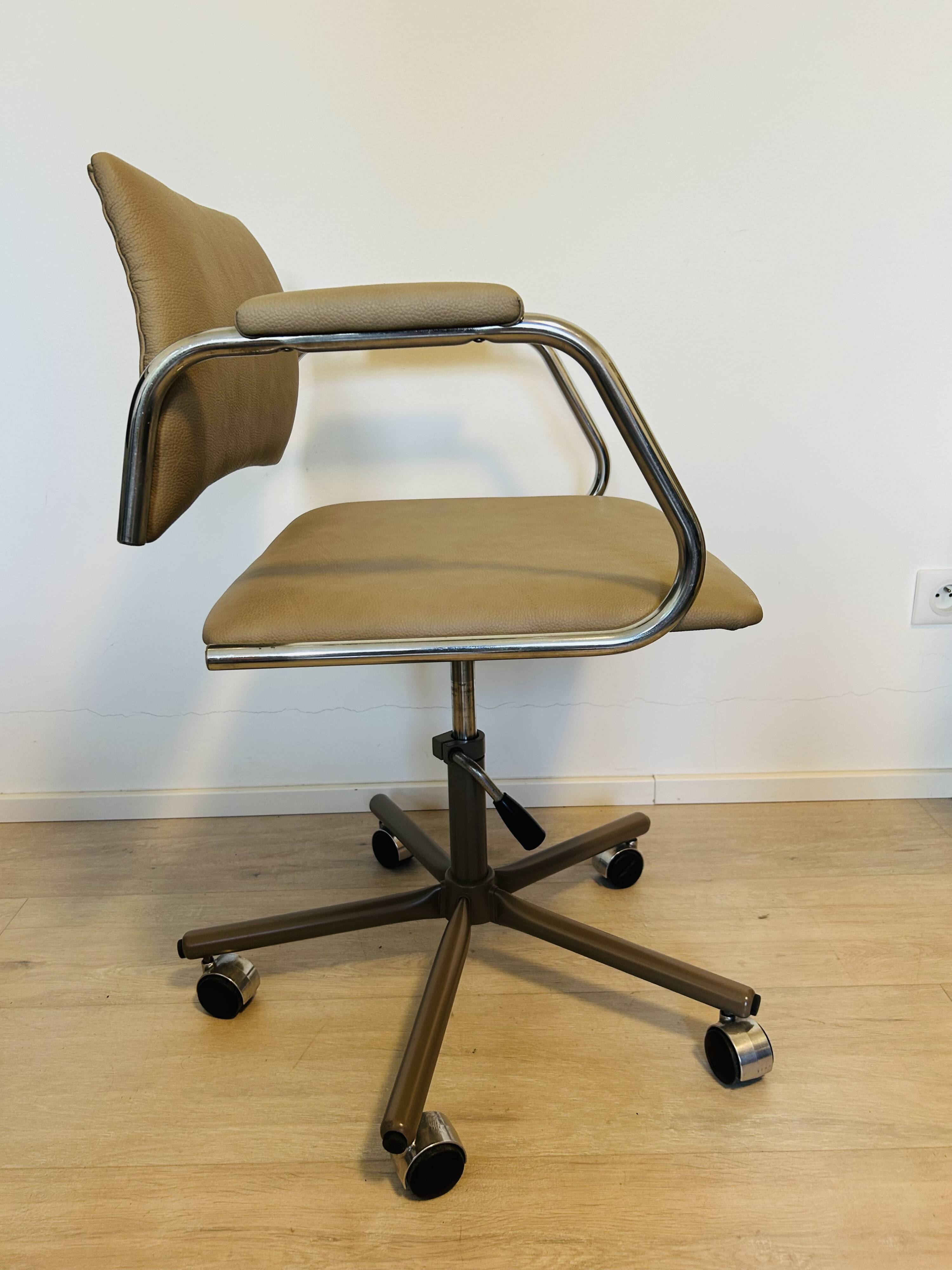 Fully Restored Vintage Desk Chair by Kovona, Czechoslovakia 1980’s