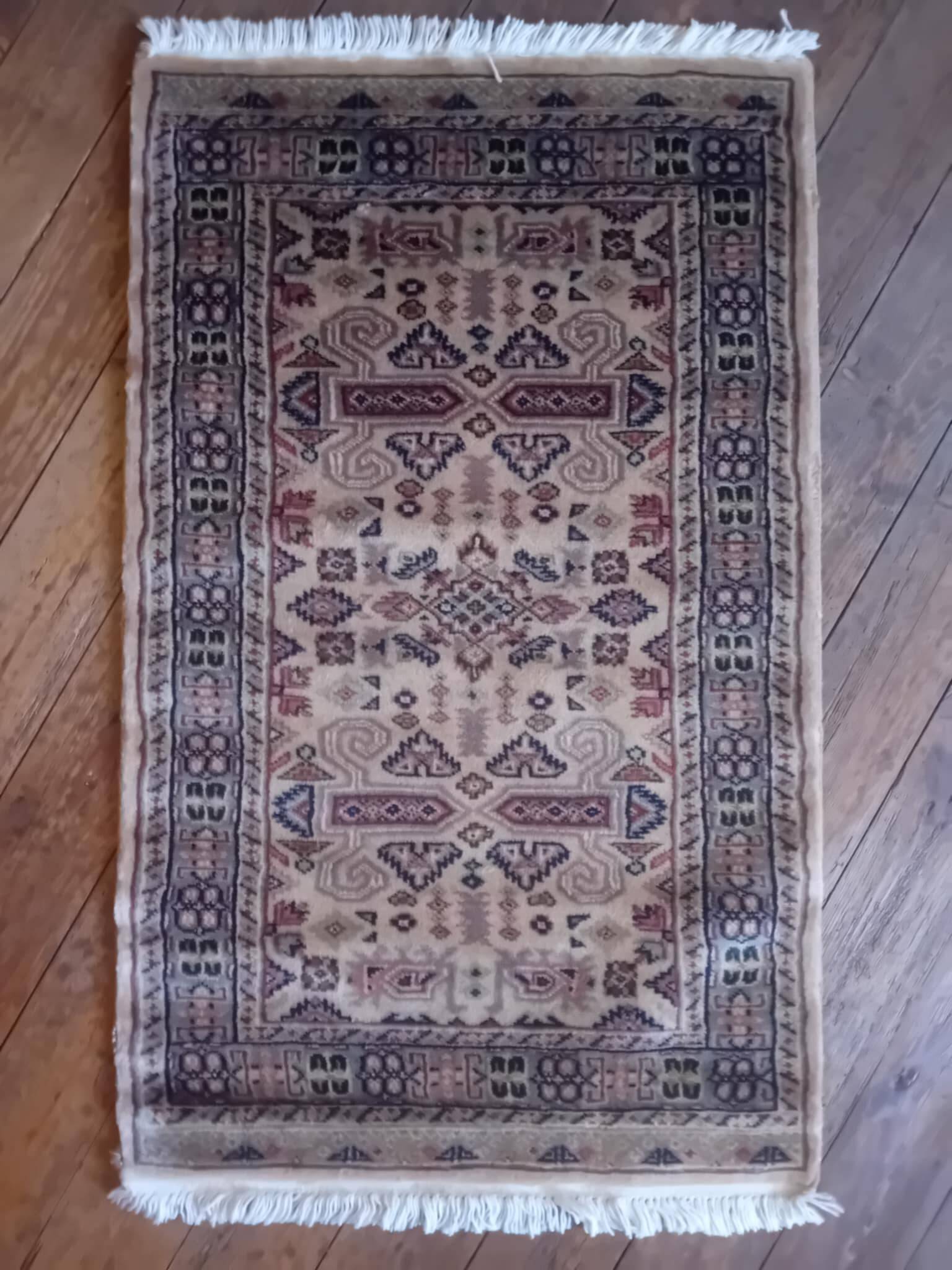Handmade Pakistani rug 102x62cm