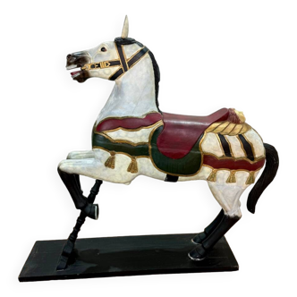 Cheval de manège en bois