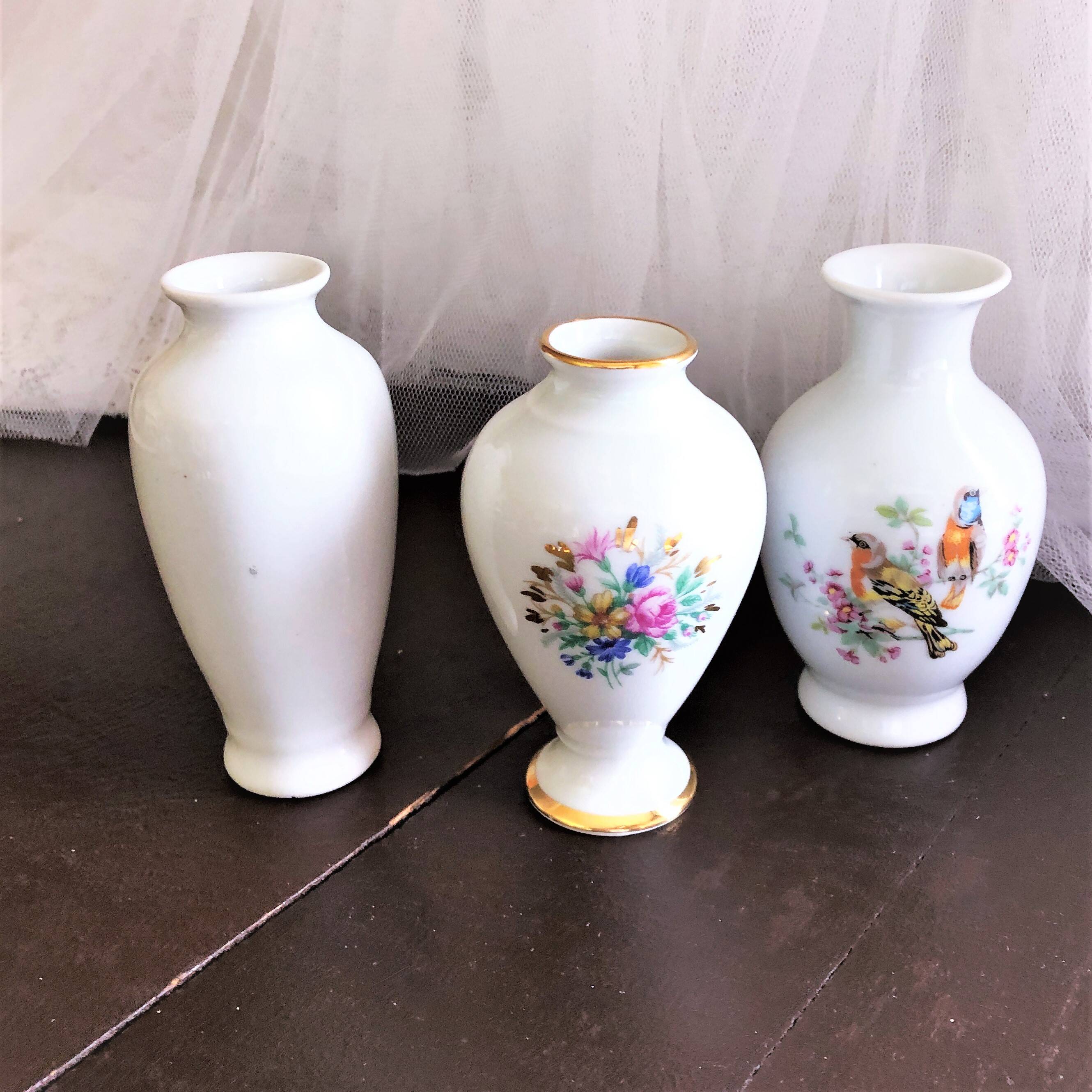 Set of 3 porcelain vases