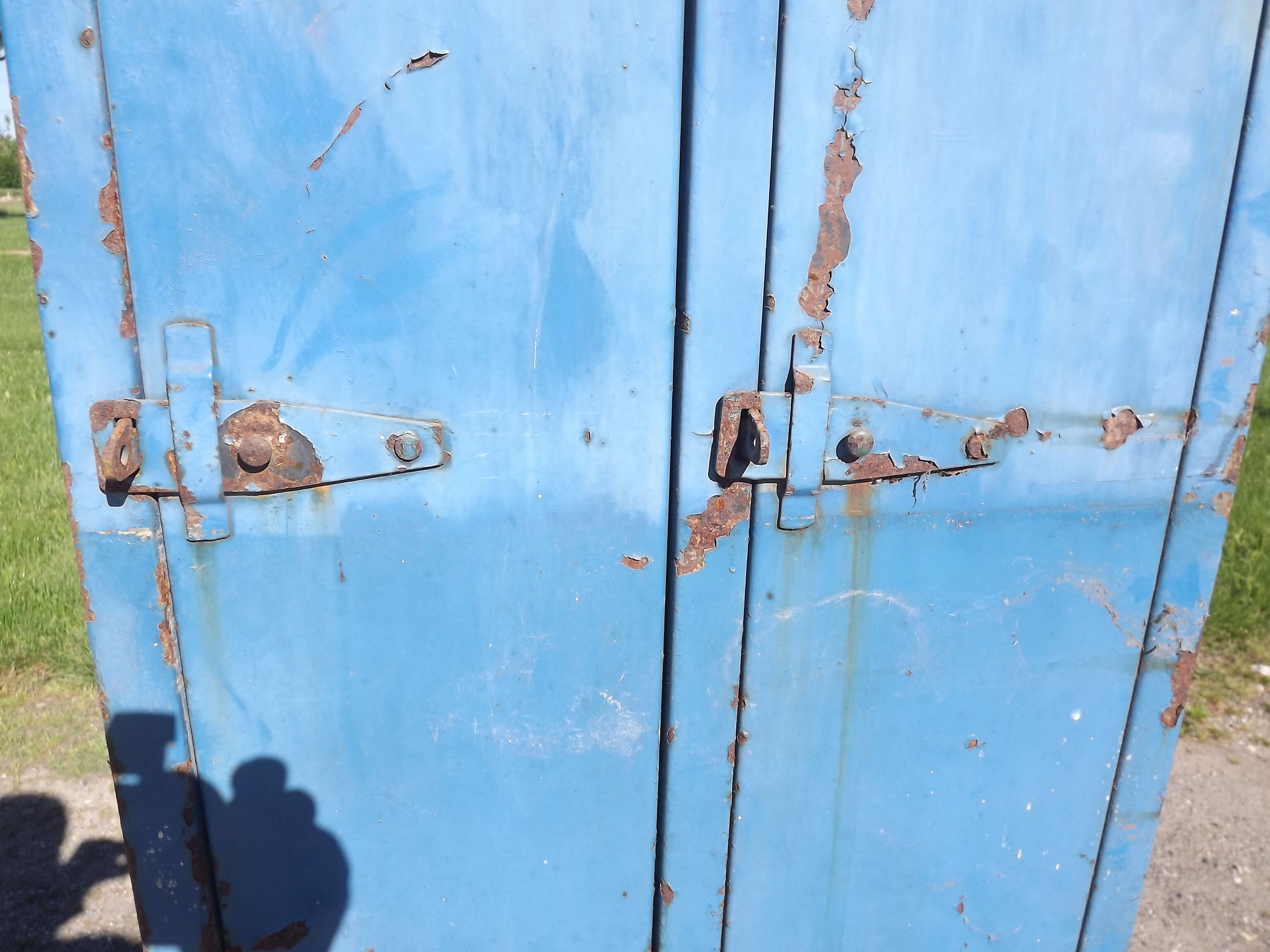 Industrial iron dressing cabinet