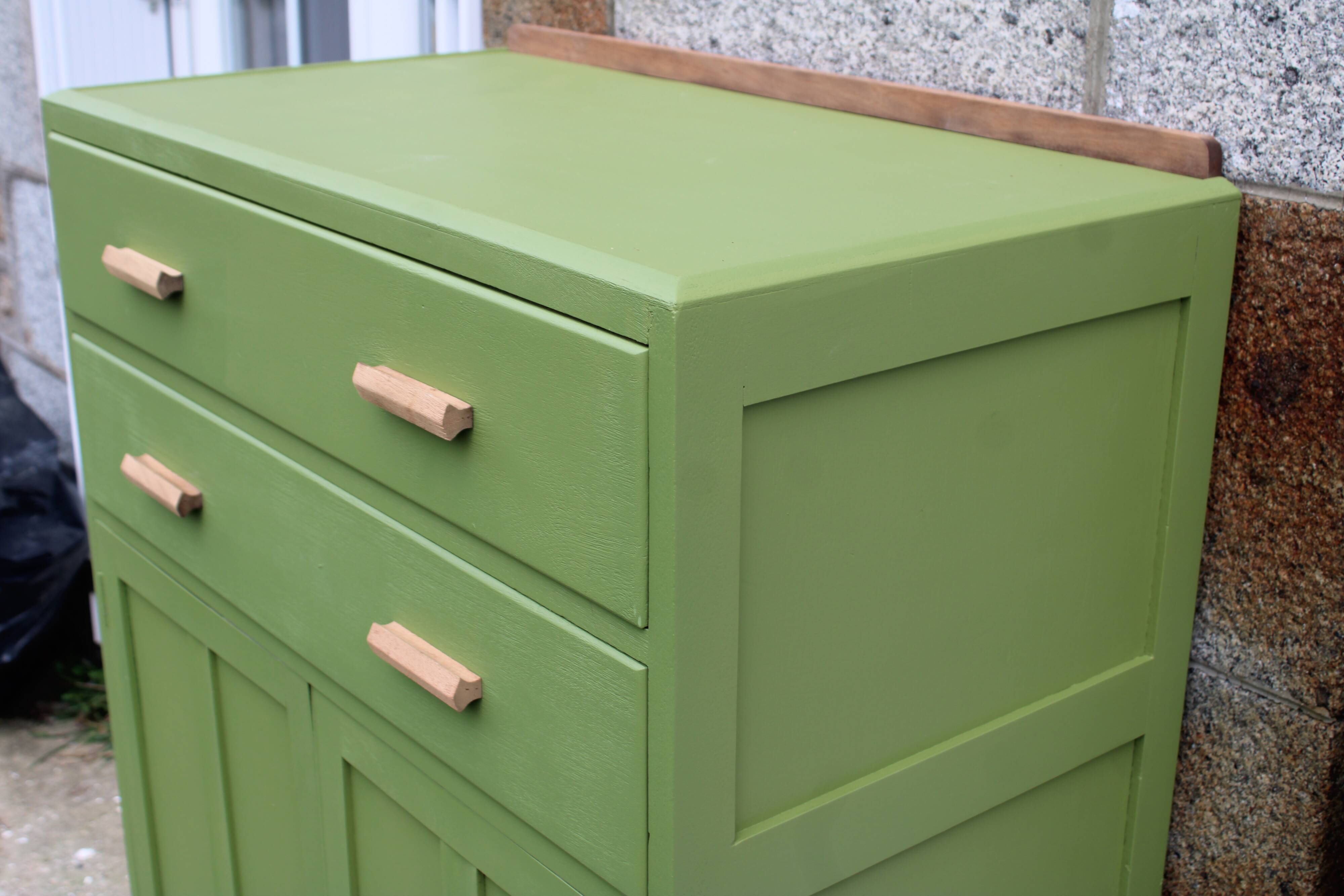 Renovated antique buffet – Herbarium Green (Libéron)