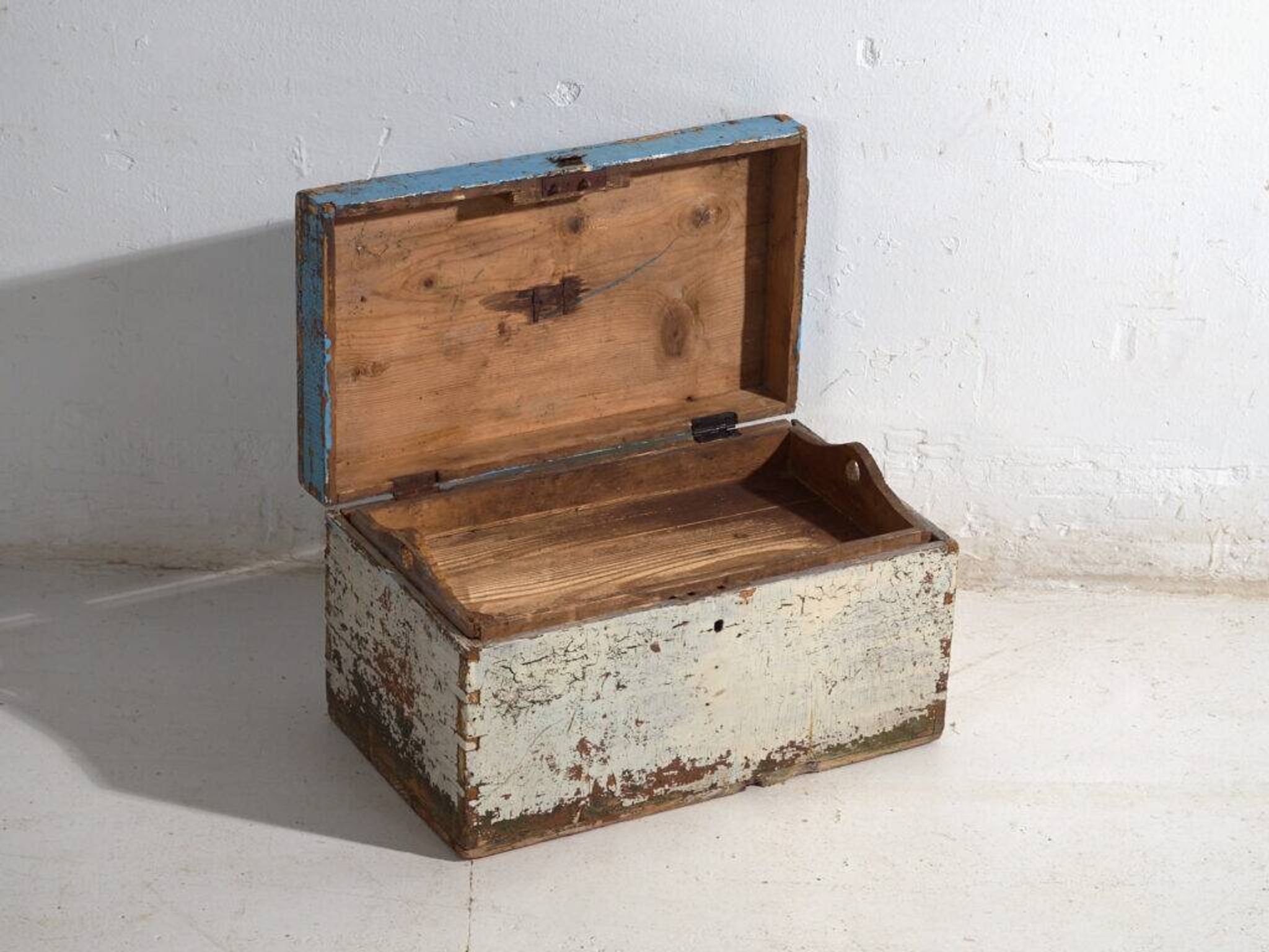 Small antique painted pine chest – Poland, around 1930