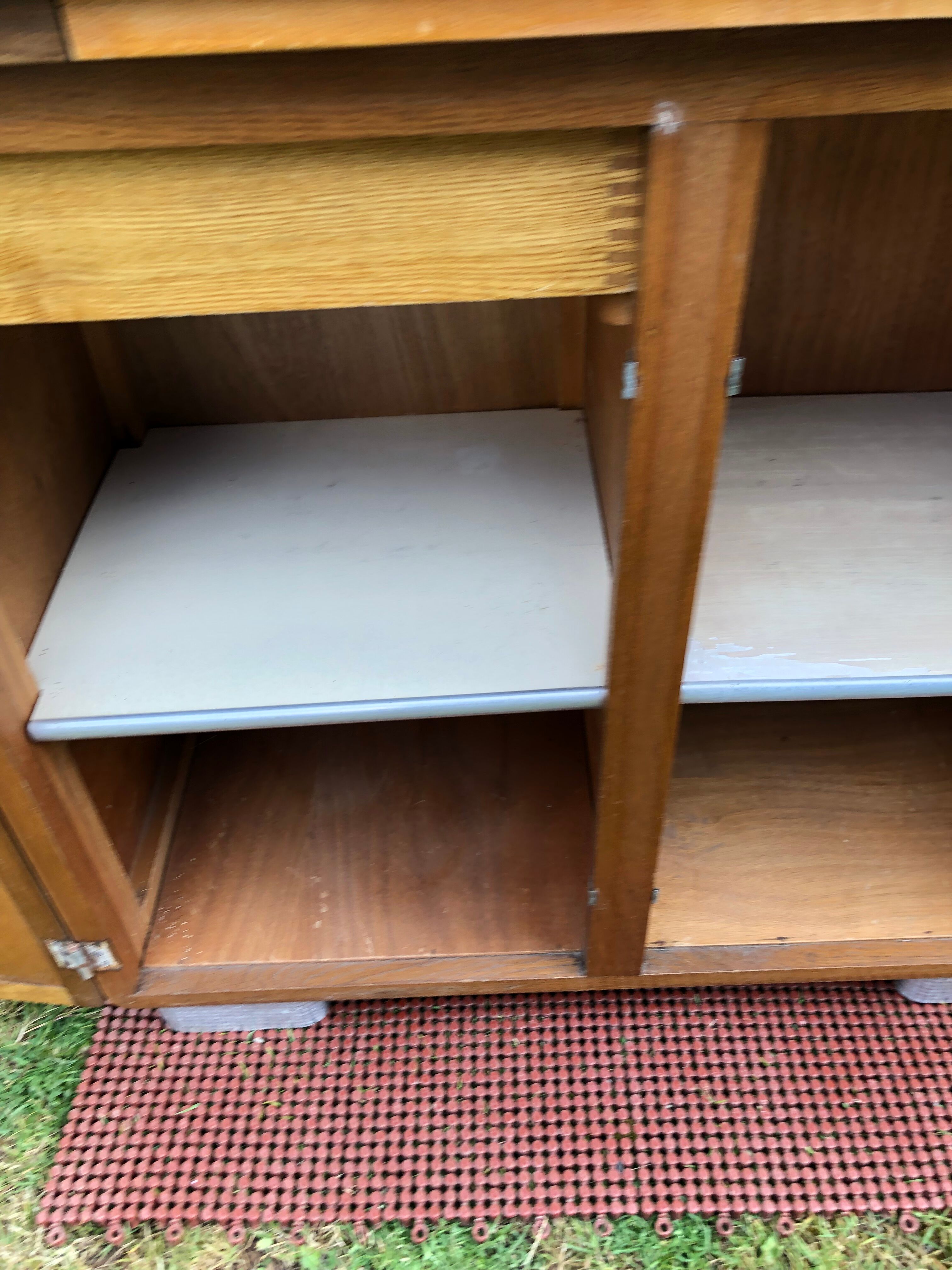 Buffet Mado vintage à 2 portes et 1 tirette en cp chêne.