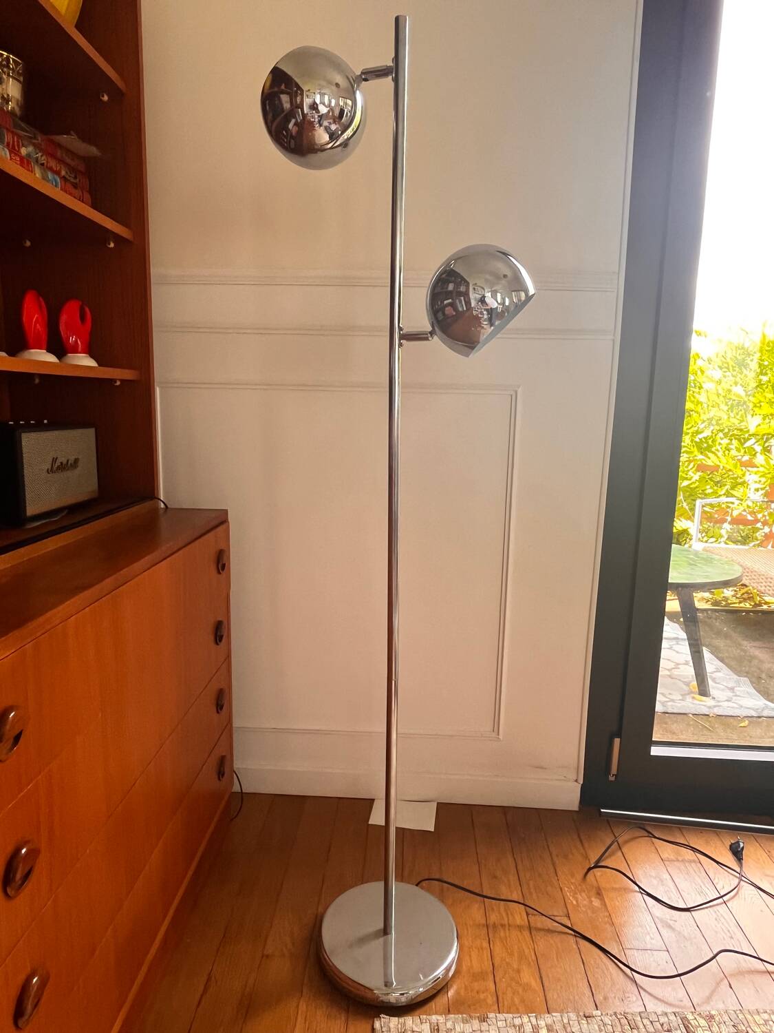 Vintage chrome floor lamp with double adjustable globe – 70s / Spa style