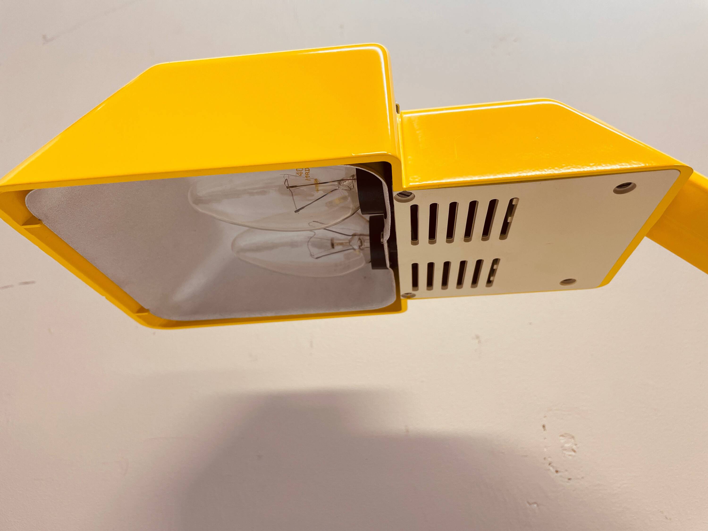 Yellow desk lamp with clock Polam Pułtusk, lata 80.