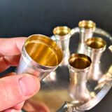 Élégance à l’ancienne : Service à vodka en métal argenté