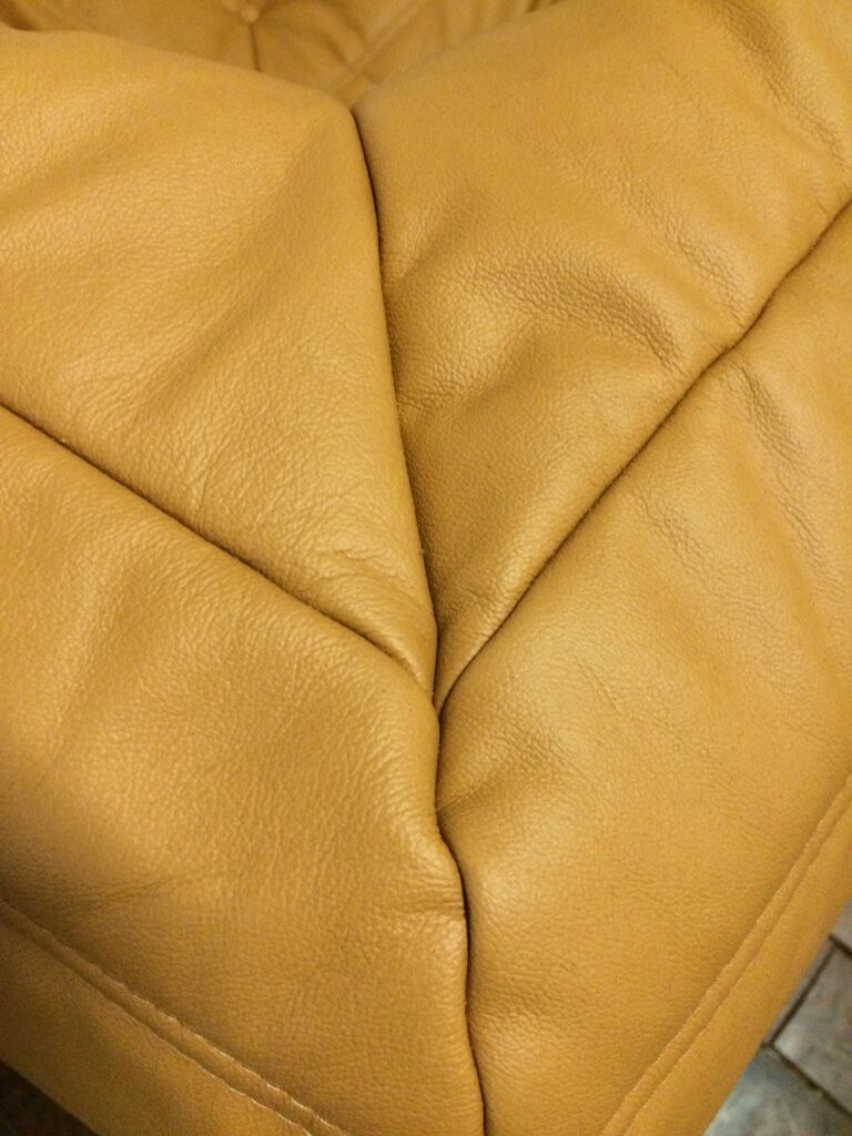 Togo corner chair model designed by Michel Ducaroy 1973