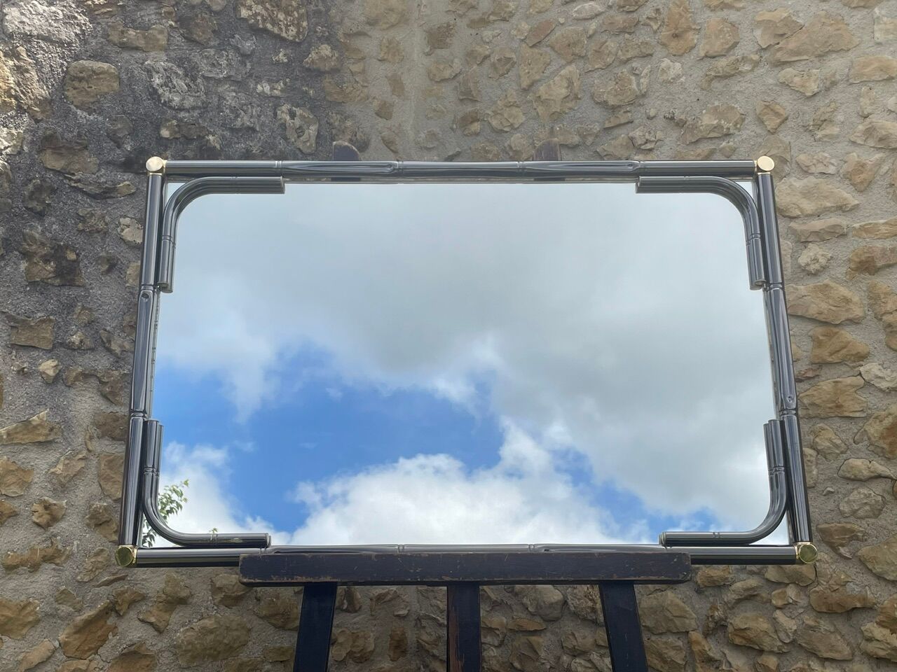 Vintage rectangular wall mirror in tubular metal and brass, 1970s/1980s.