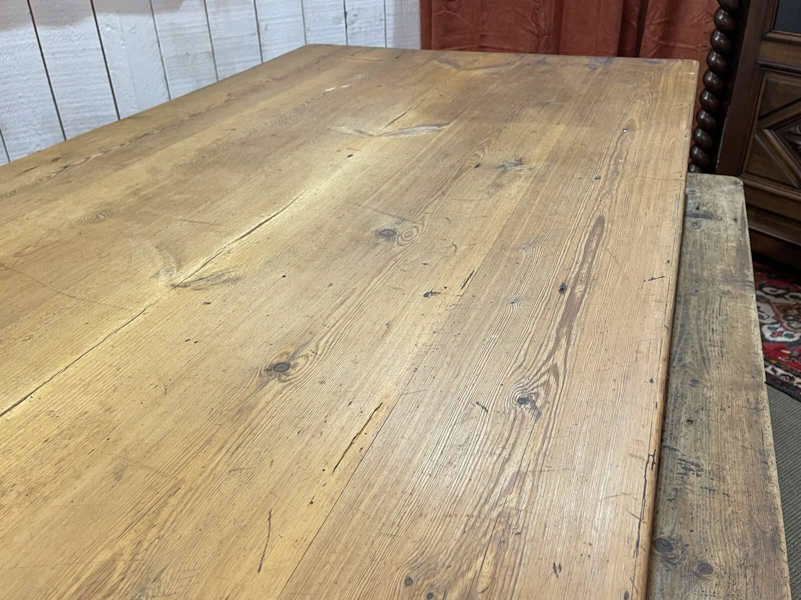 Early 20th century farmhouse table in fir and chestnut with benches