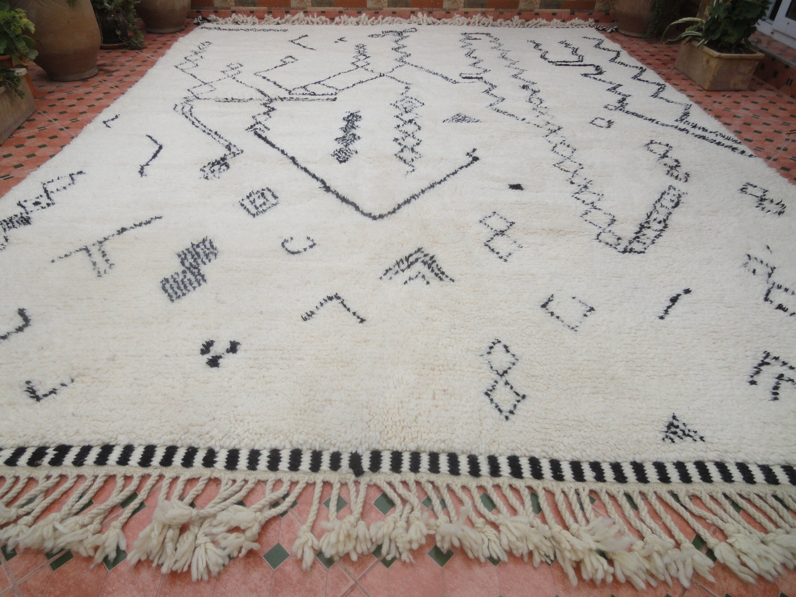 Carpet Beni Ourain 337 x 256 cm