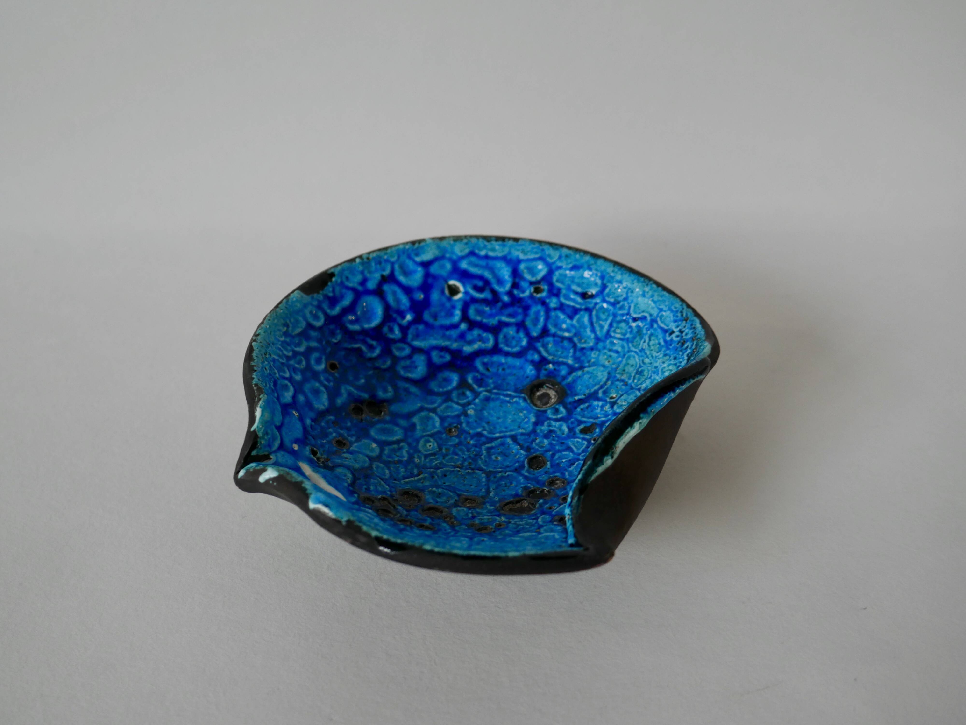 Fat Lava blue round ceramic ashtray 70s