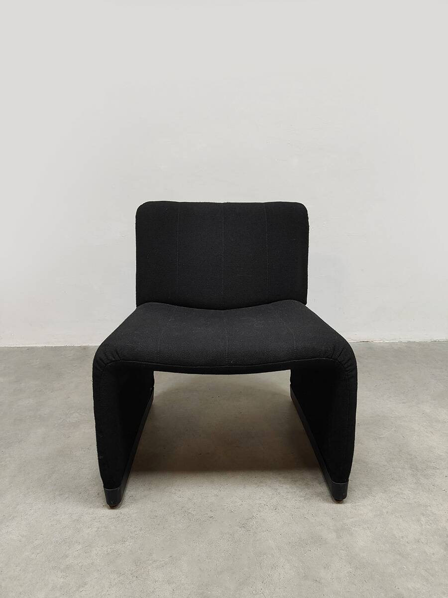 Vintage lounge easy chair