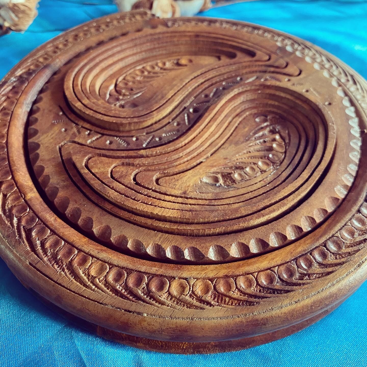 Foldable wooden bowl