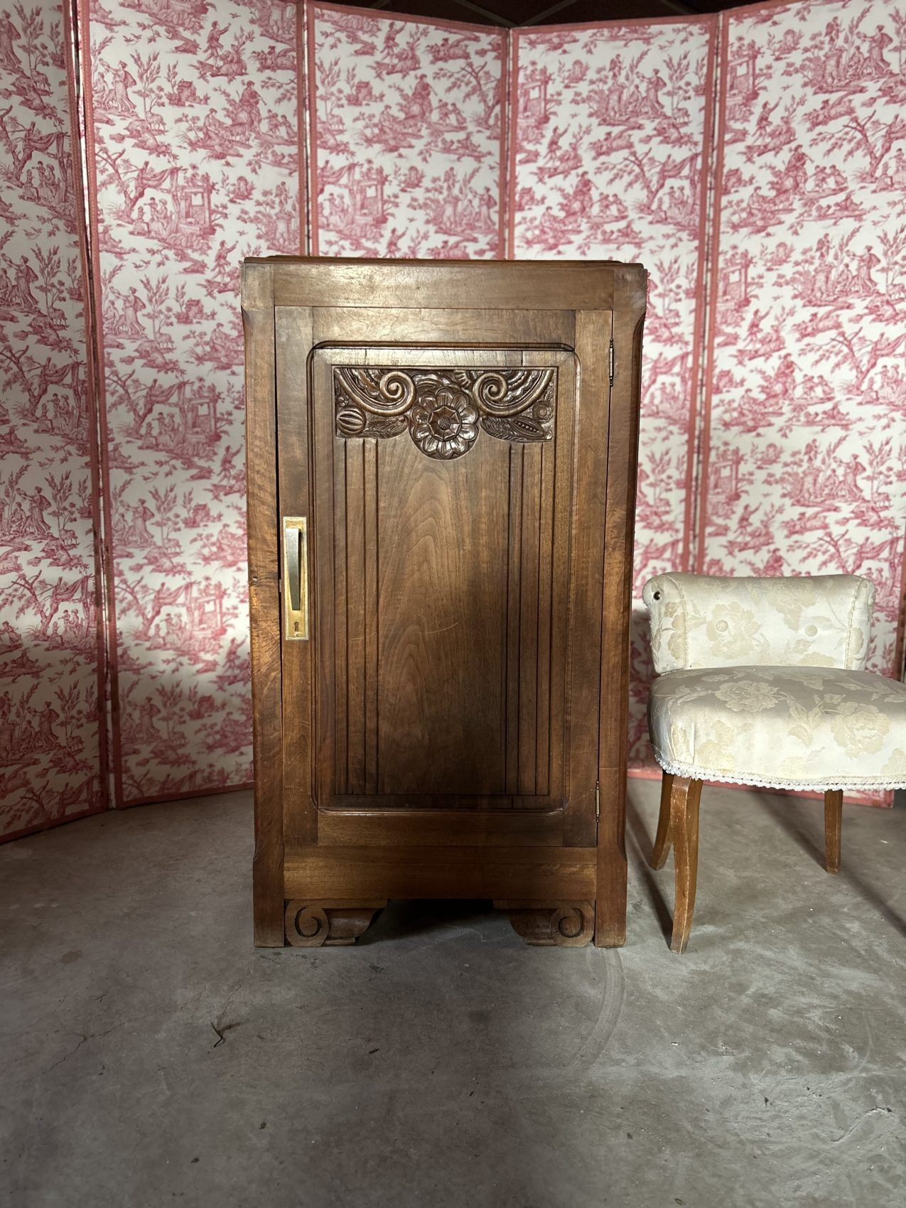 Art Deco walnut buffet – The elegance of the 1930s