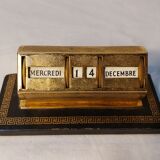 Art deco perpetual calendar