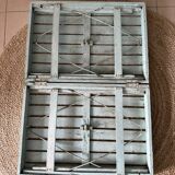Folding table