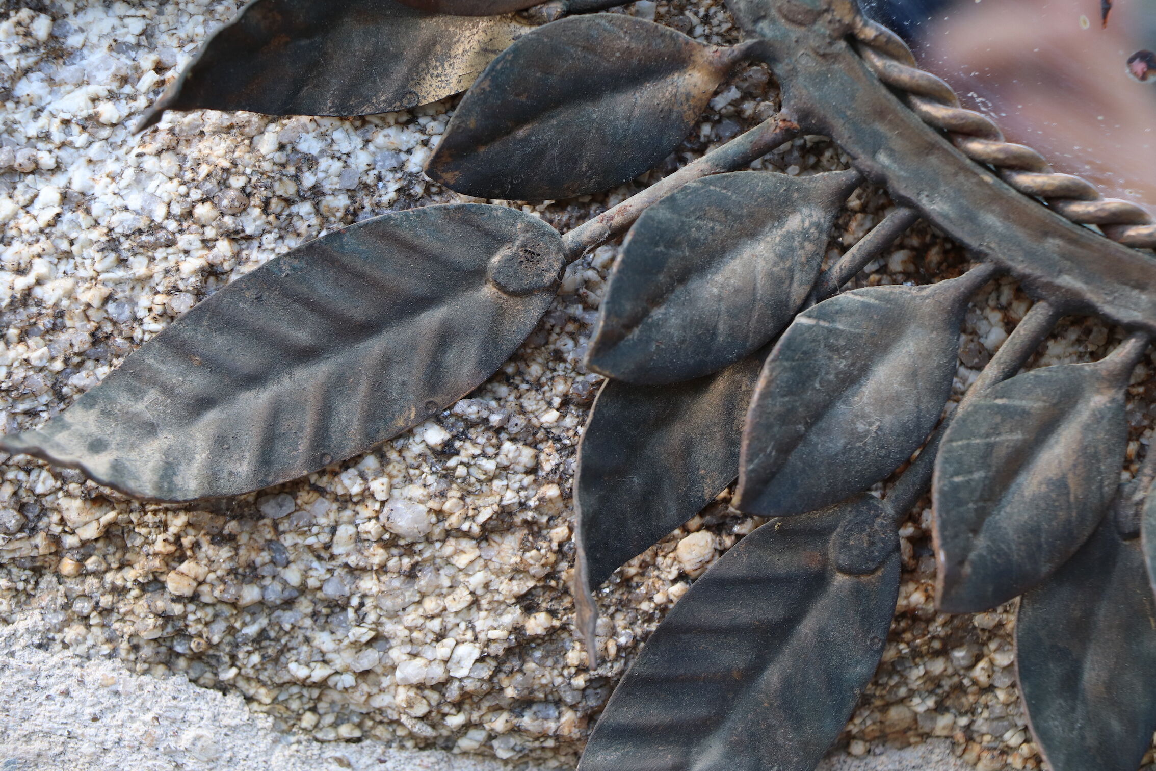 Mirror ancient Sun, leaves, brass, Minori 46cm