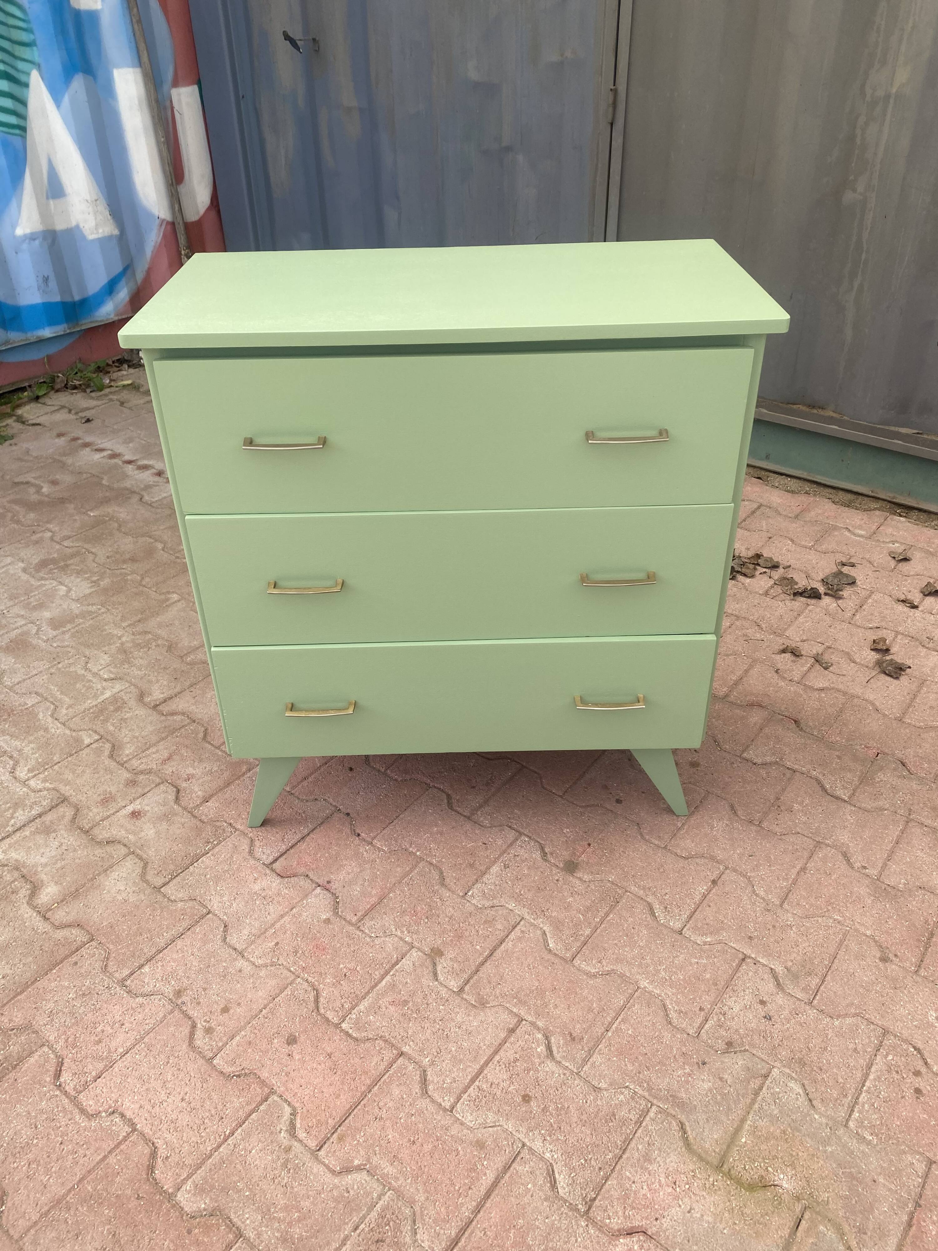 Small chest of drawers