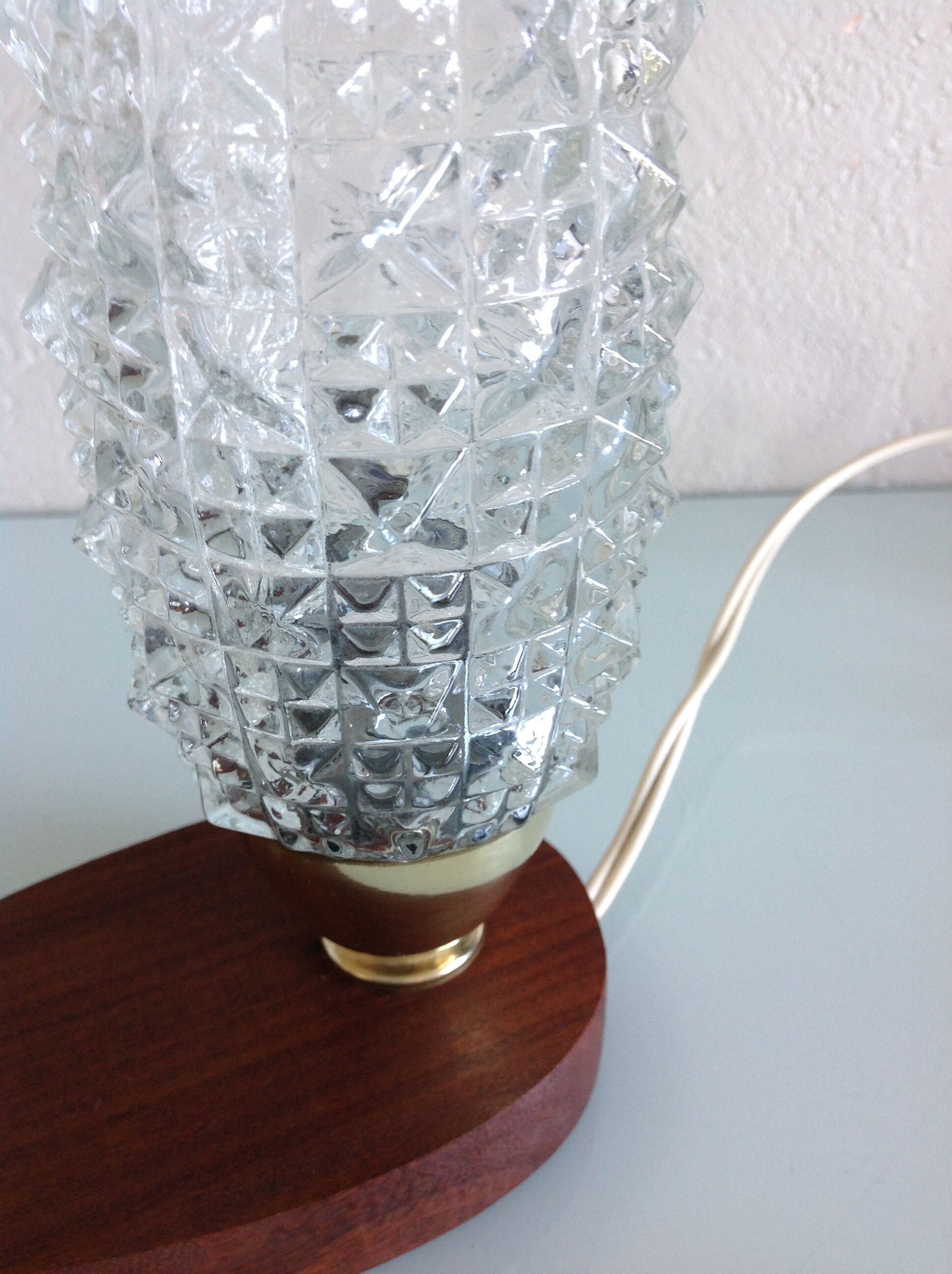 Structured tulip glass bedside lamp / vintage 60s-70s