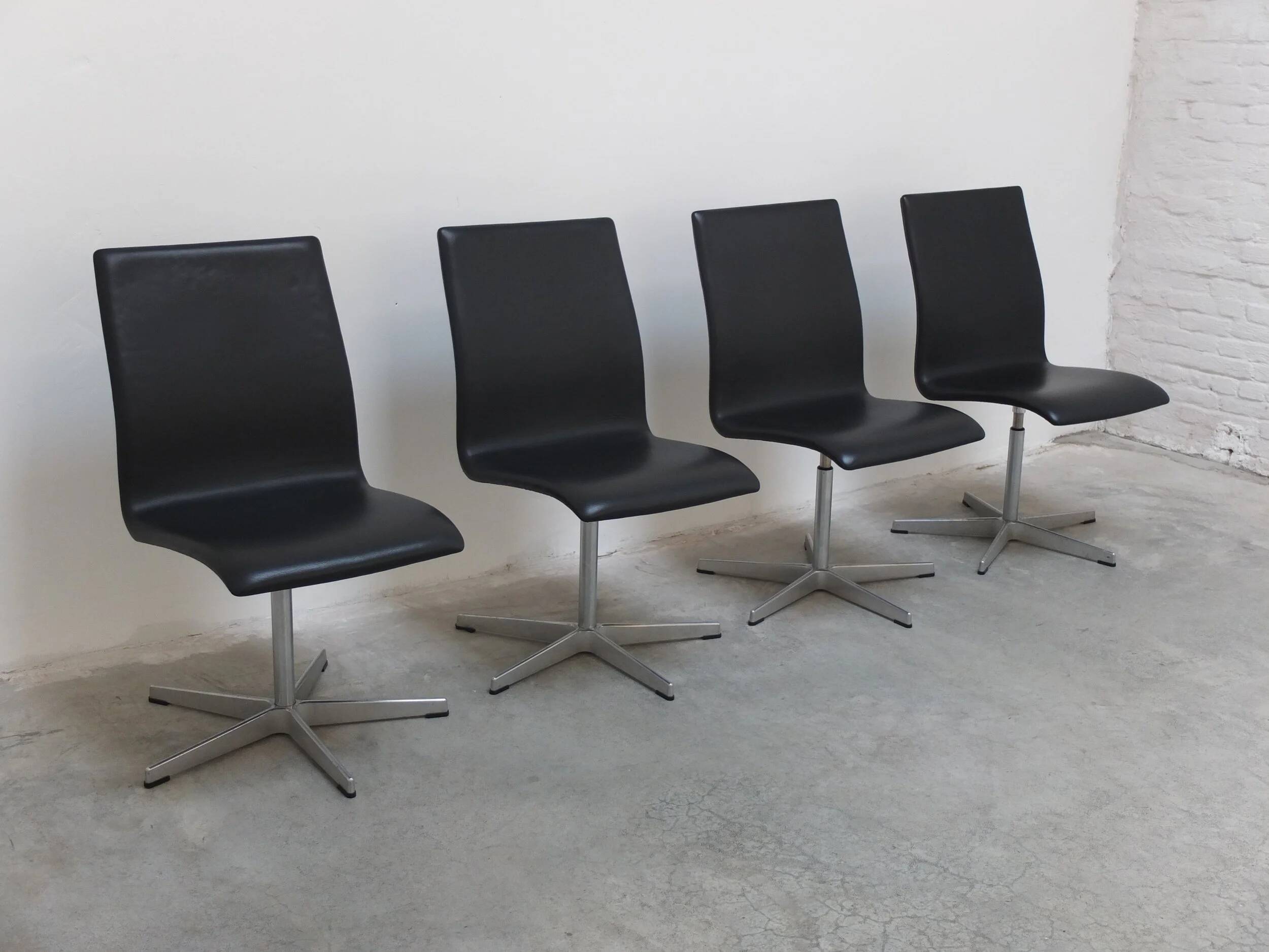 Set of 6 'Oxford' swivel chairs by Arne Jacobsen for Fritz Hansen, 1965