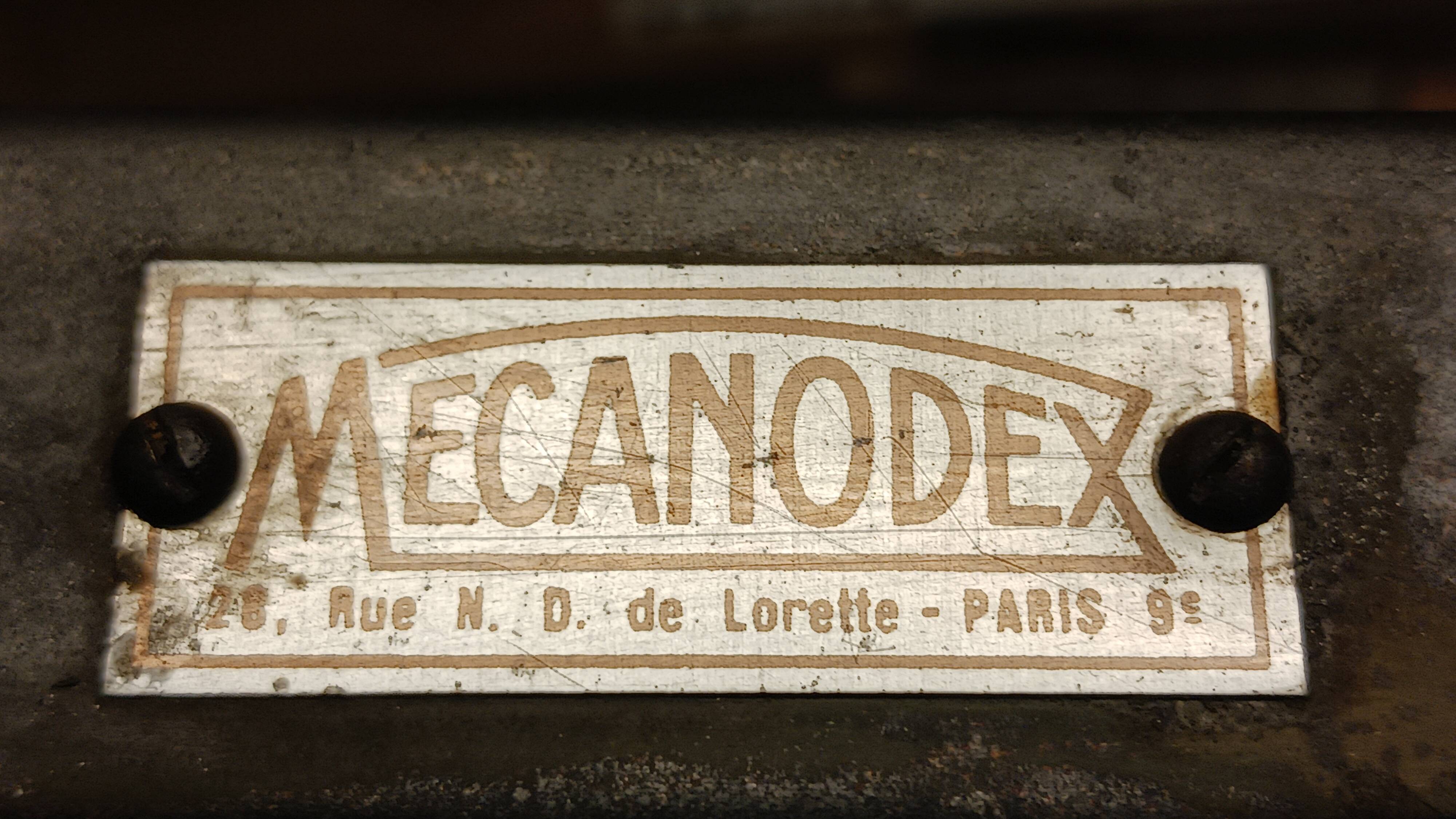 Metal cabinet, 30 valves