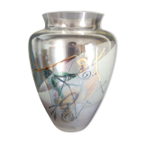 Glass vase with emmabled abstract patterns
