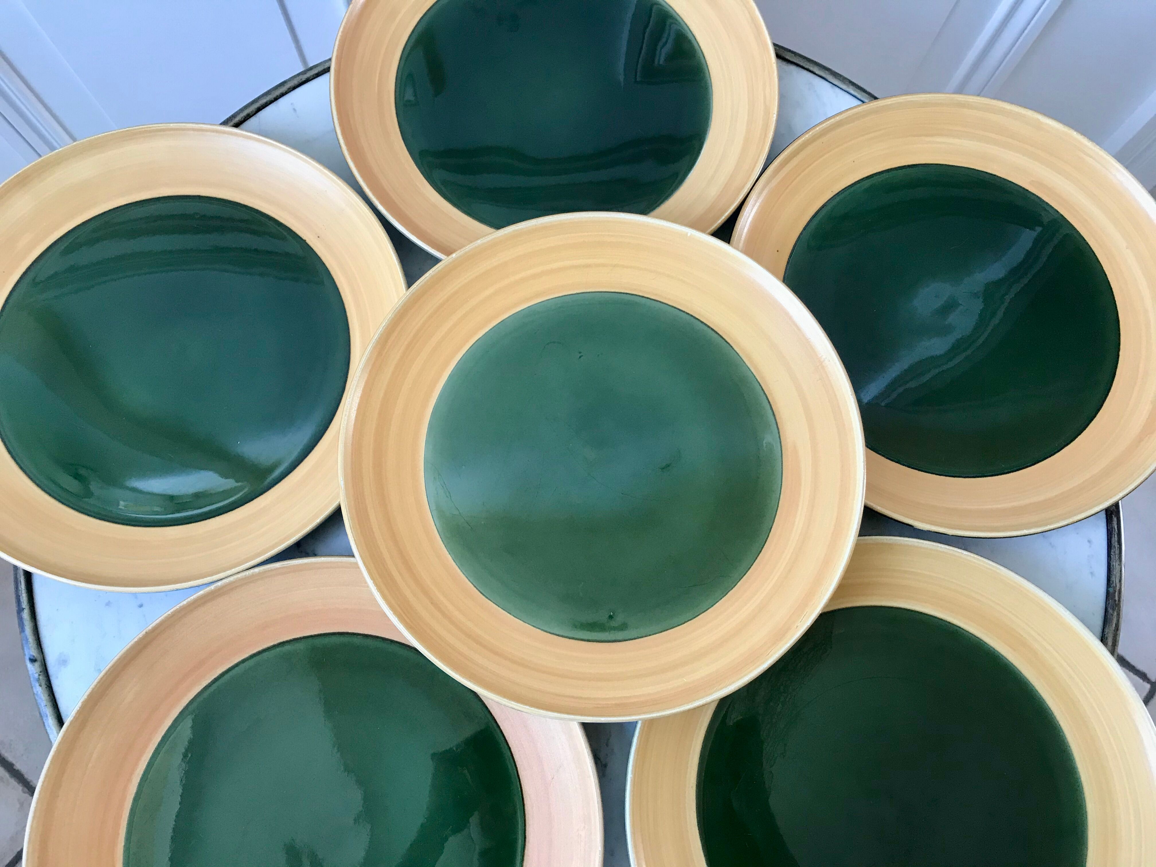 Set of 6 flat plates in green enamel ceramic salins model "capvern" years 60-70