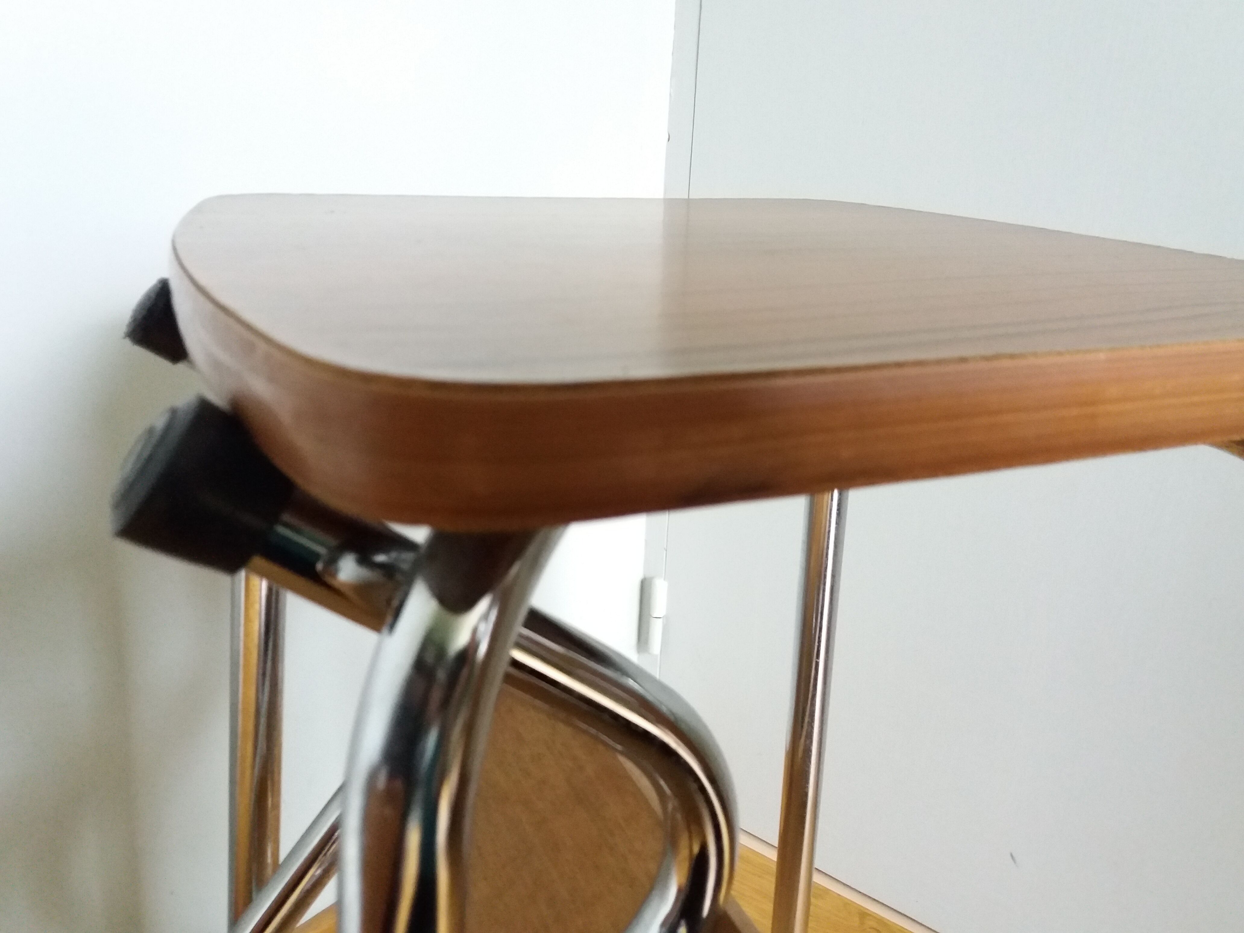 Walking step ladder stool