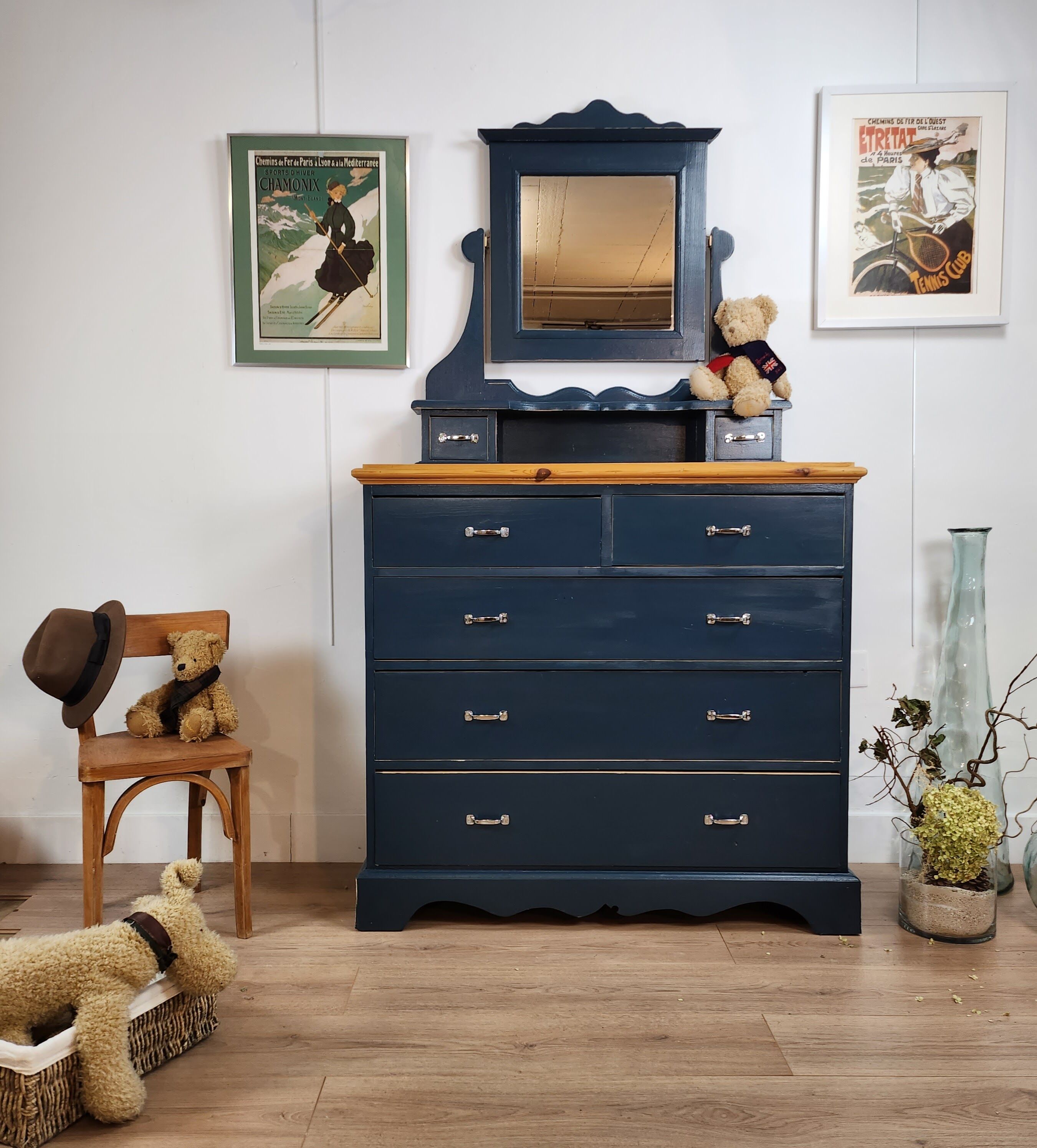 Dressing table