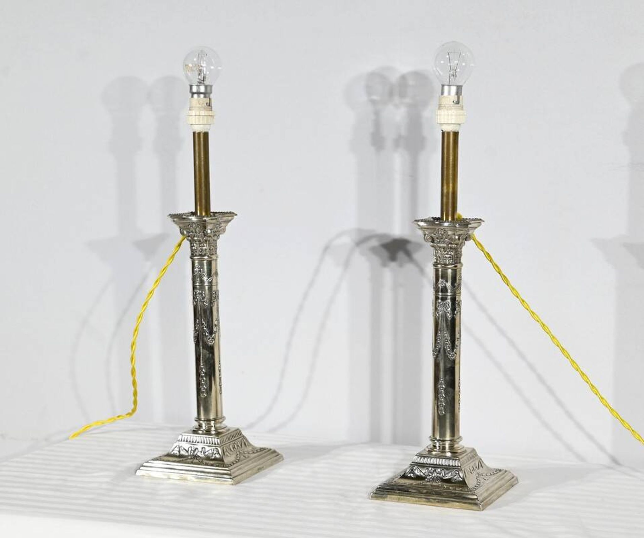 Paire de Flambeaux Électrifiés en Métal Argenté – Milieu XIXe