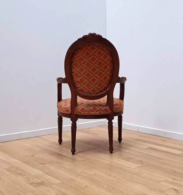 Fauteuil médaillon vintage