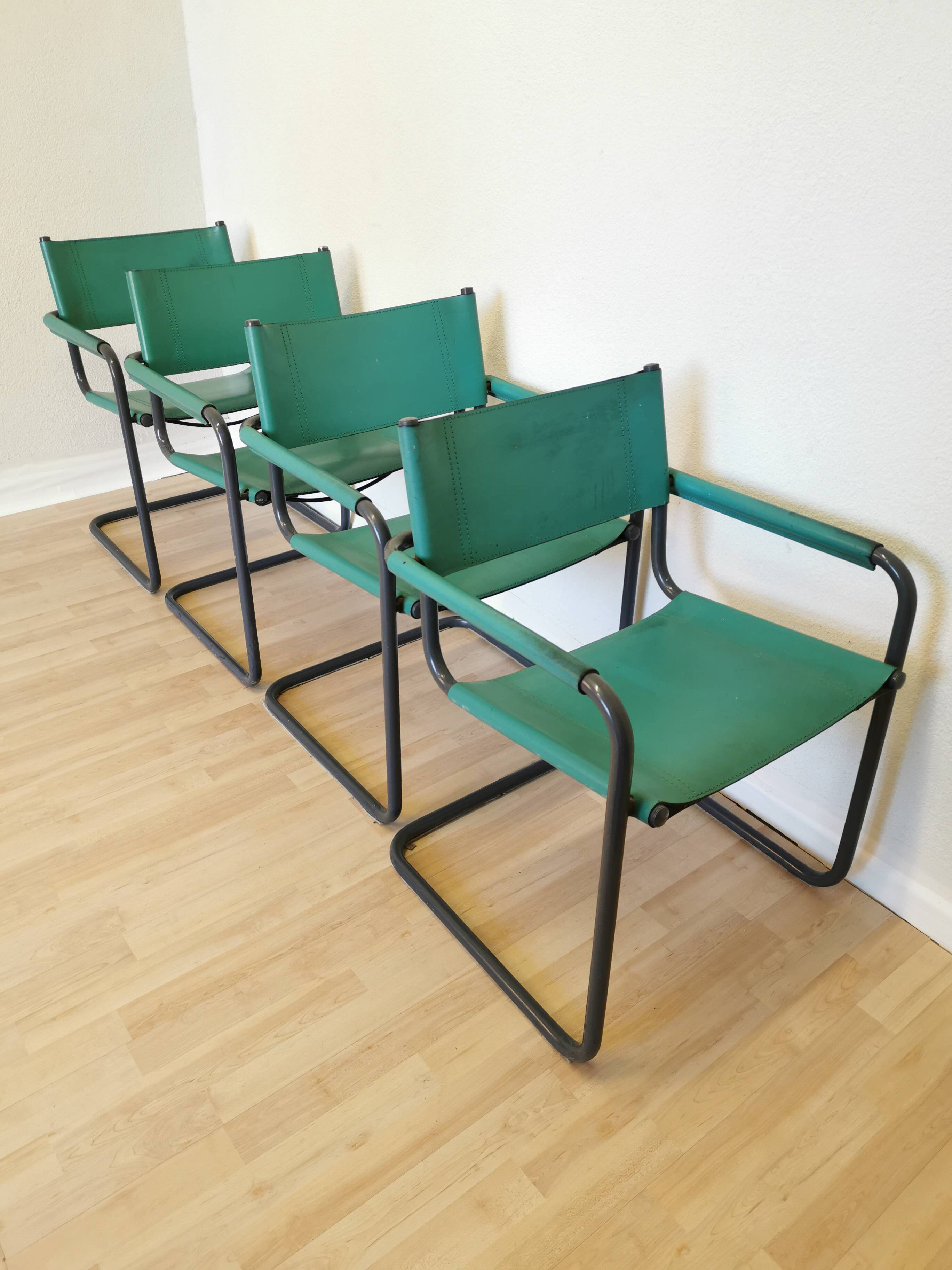 Fauteuils Vintage Mart Stam Style S34 : Cuir Turquoise, Tige Tubulaire Noire