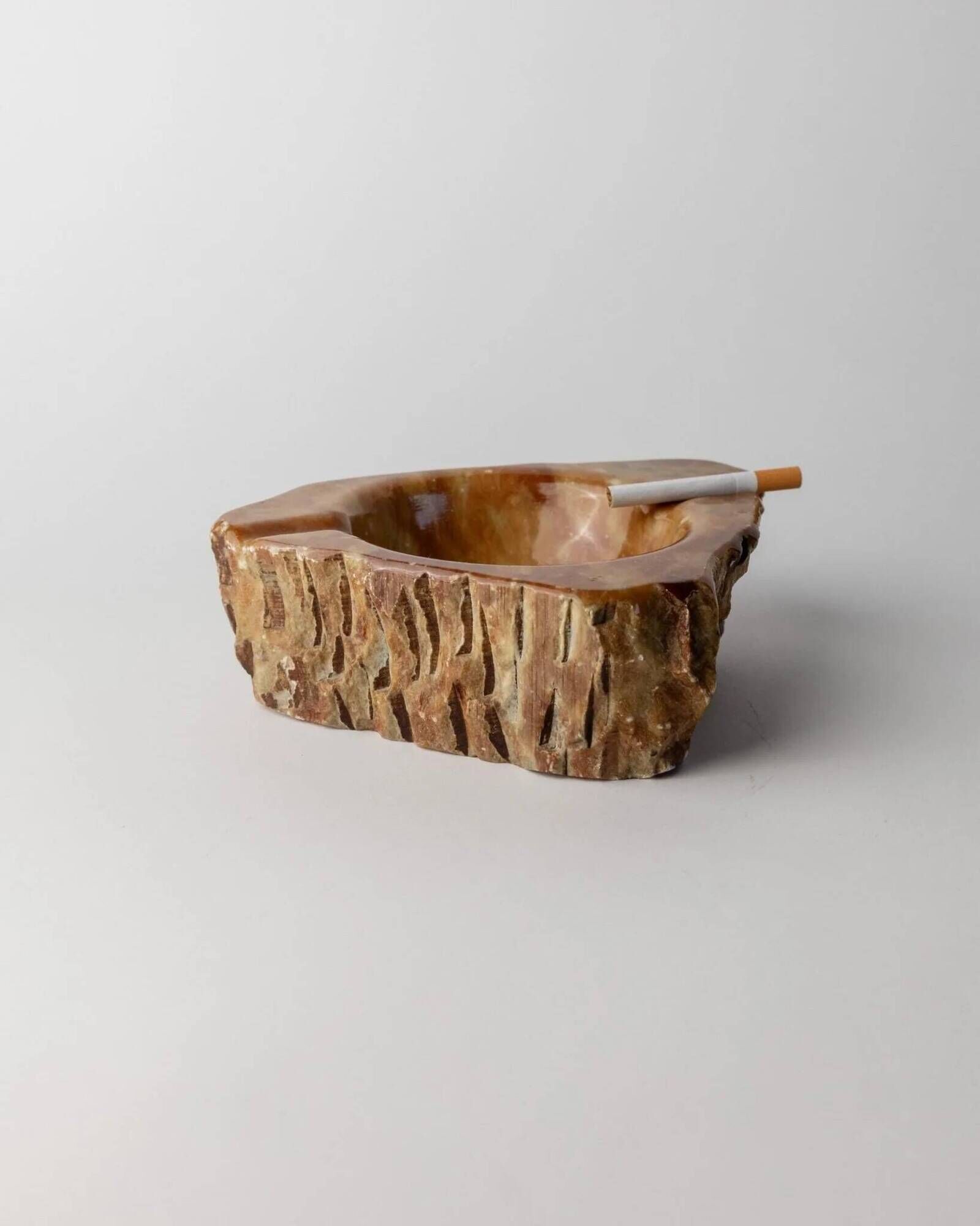 Large vintage ashtray in alabaster - handmade in stone - Italy 1960s - table decoration, unique gift idea, smoking accessories