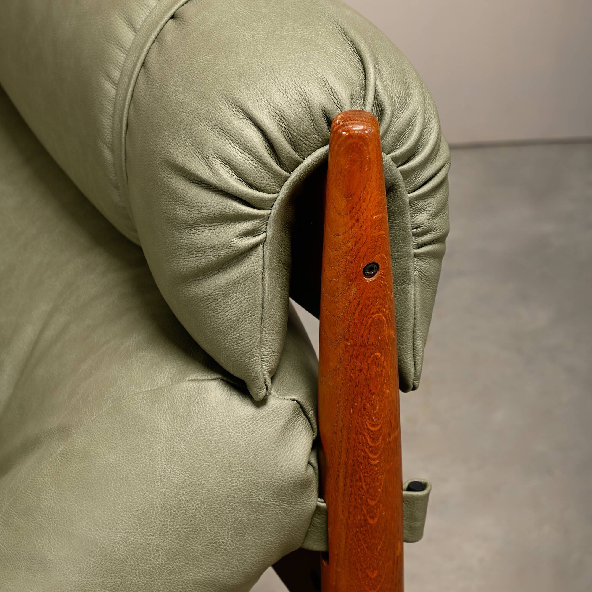 Lounge Chair in the manner Sergio Rodrigues and Jean Gillon, Oak / Leather