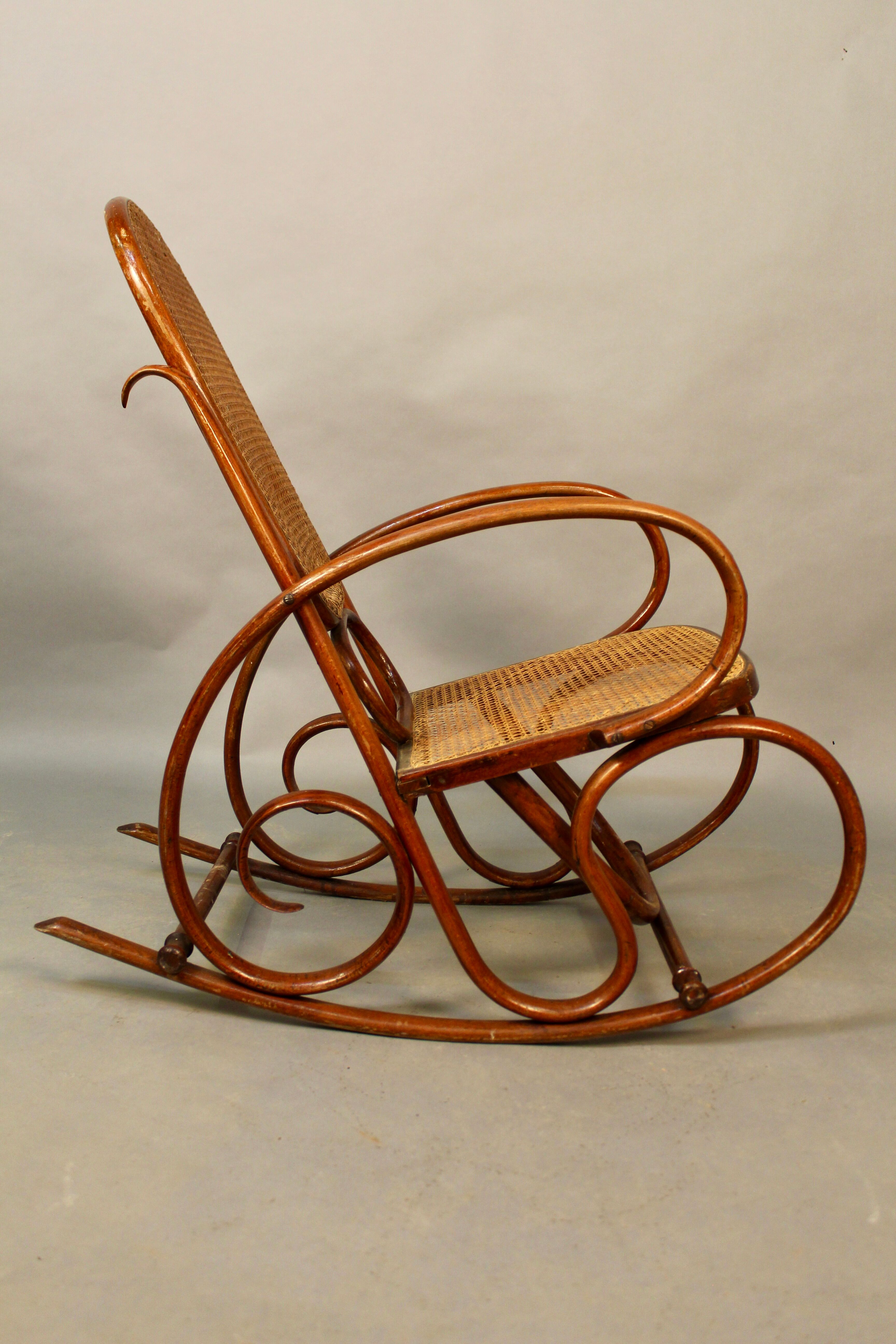 Rocking chair in curved wood
