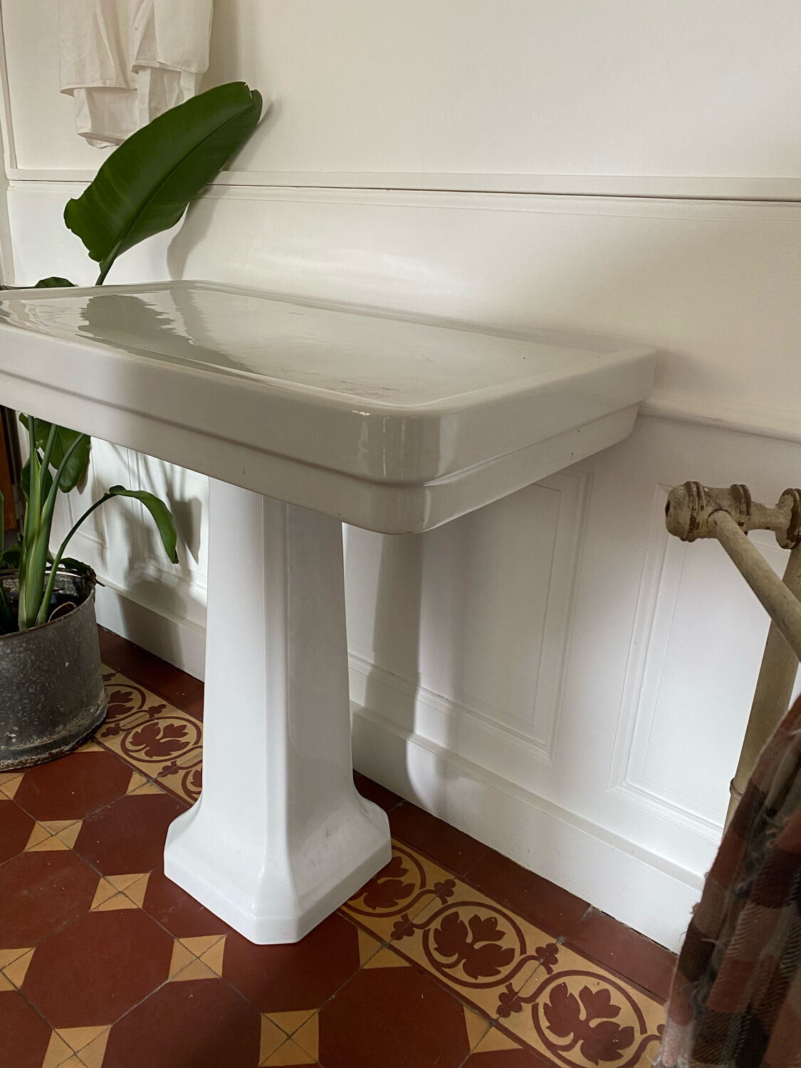 Toilet table