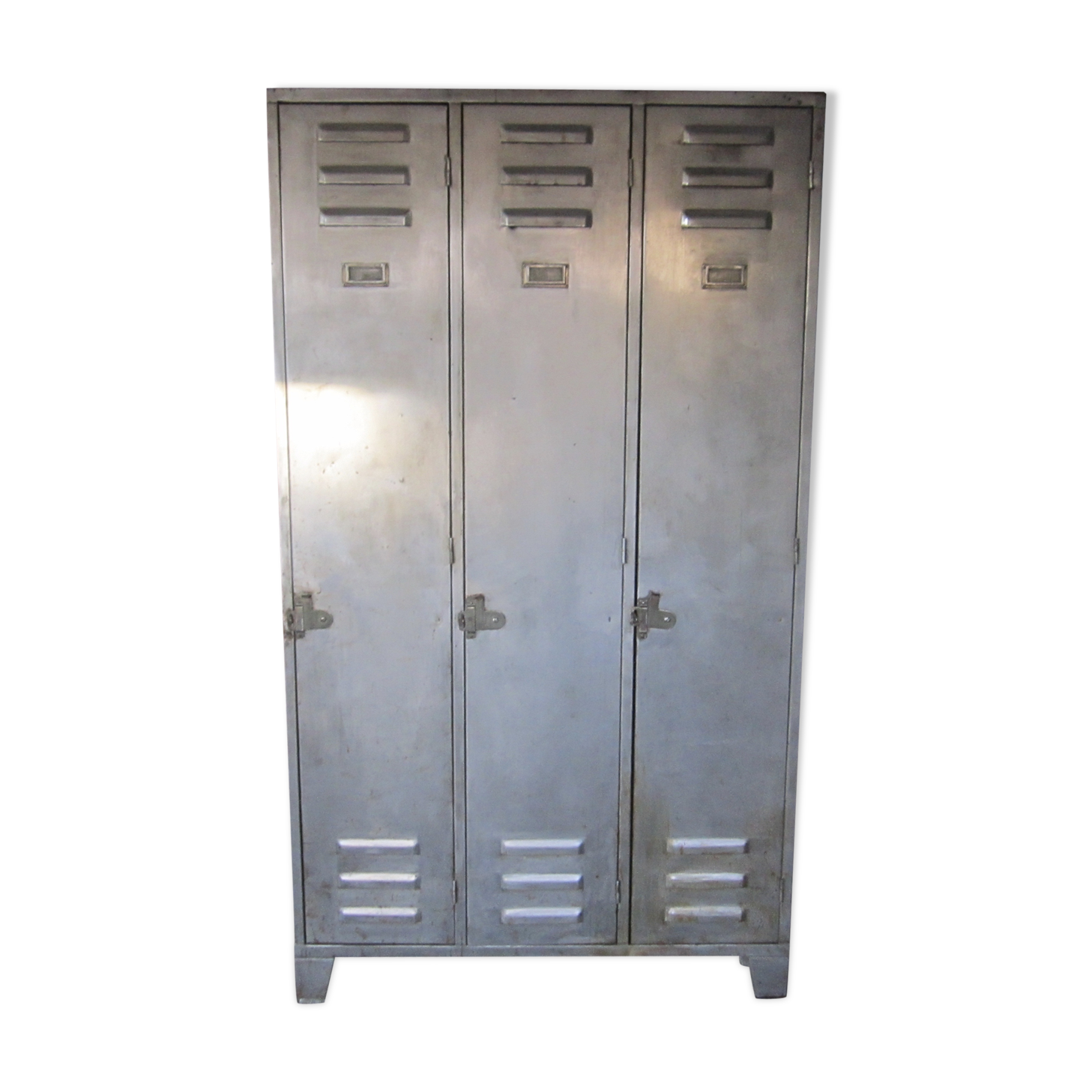 Dressing Cabinet metal