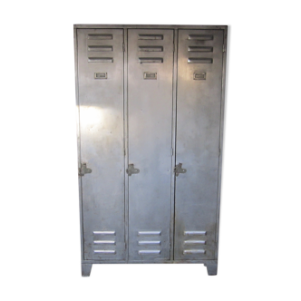 Dressing Cabinet metal