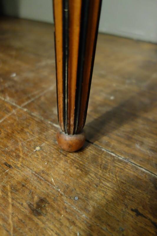 Oval Art Deco side table inlaid with a star, Sue & Mare style, circa