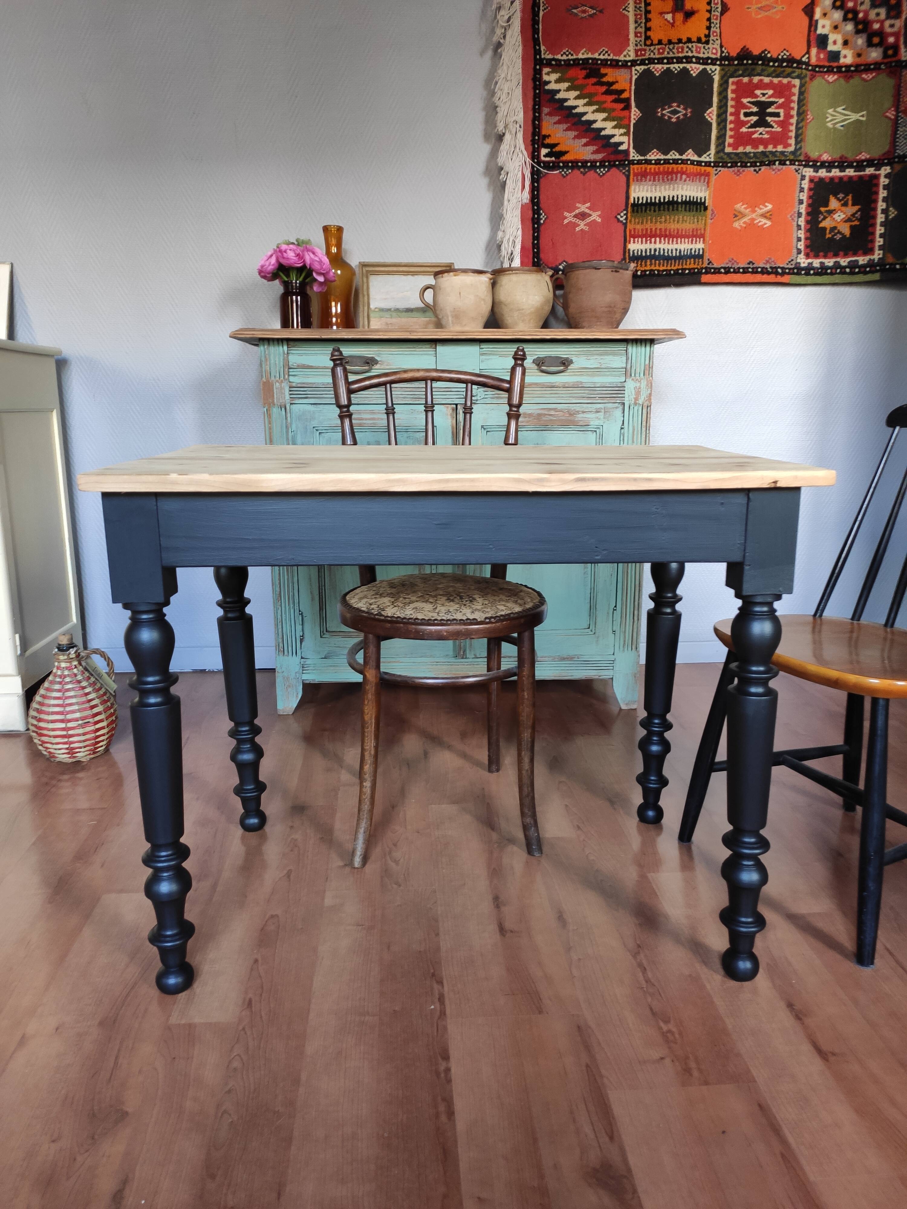 Farm table