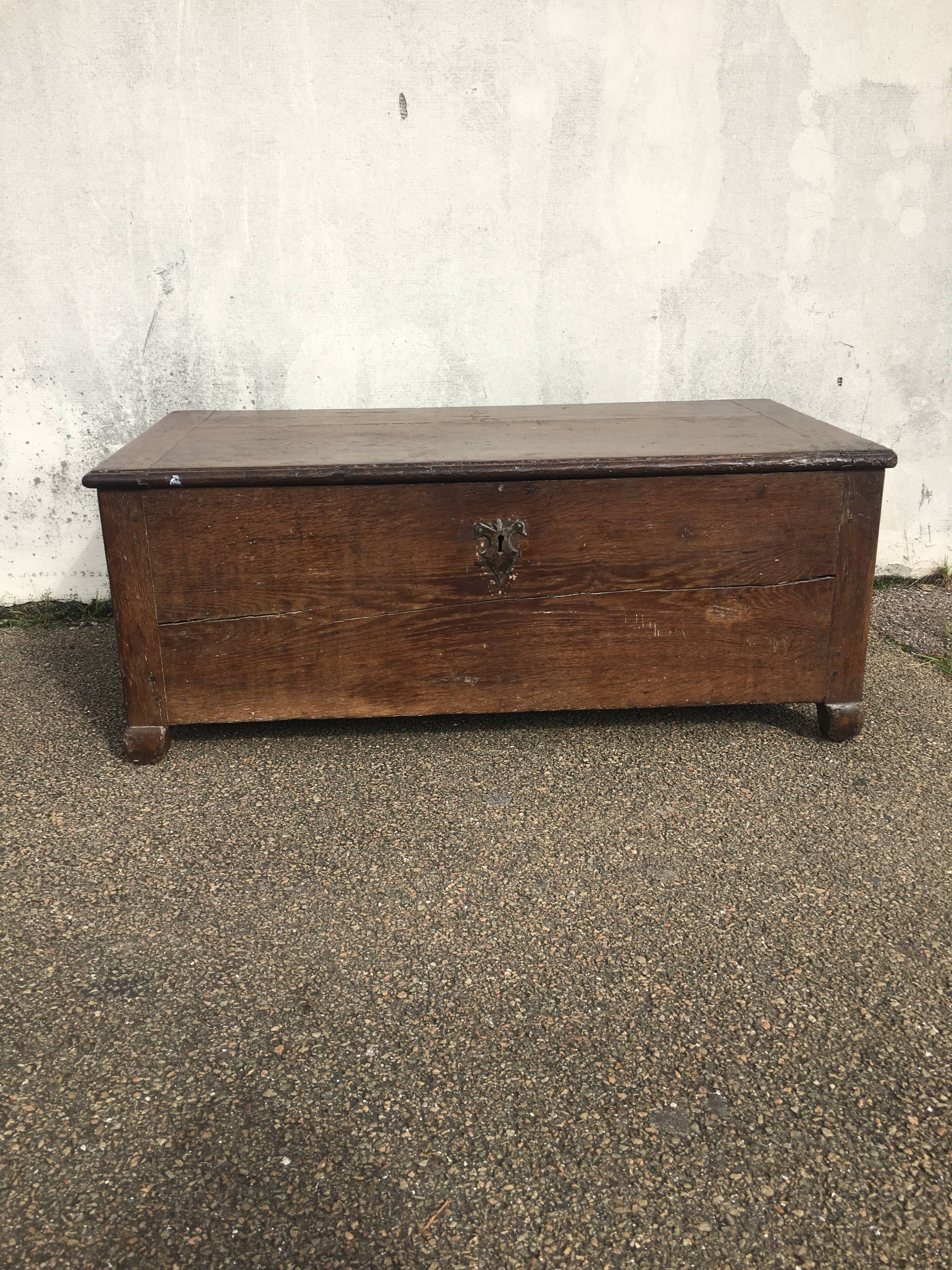 Old solid oak chest early XVIII Brutalist