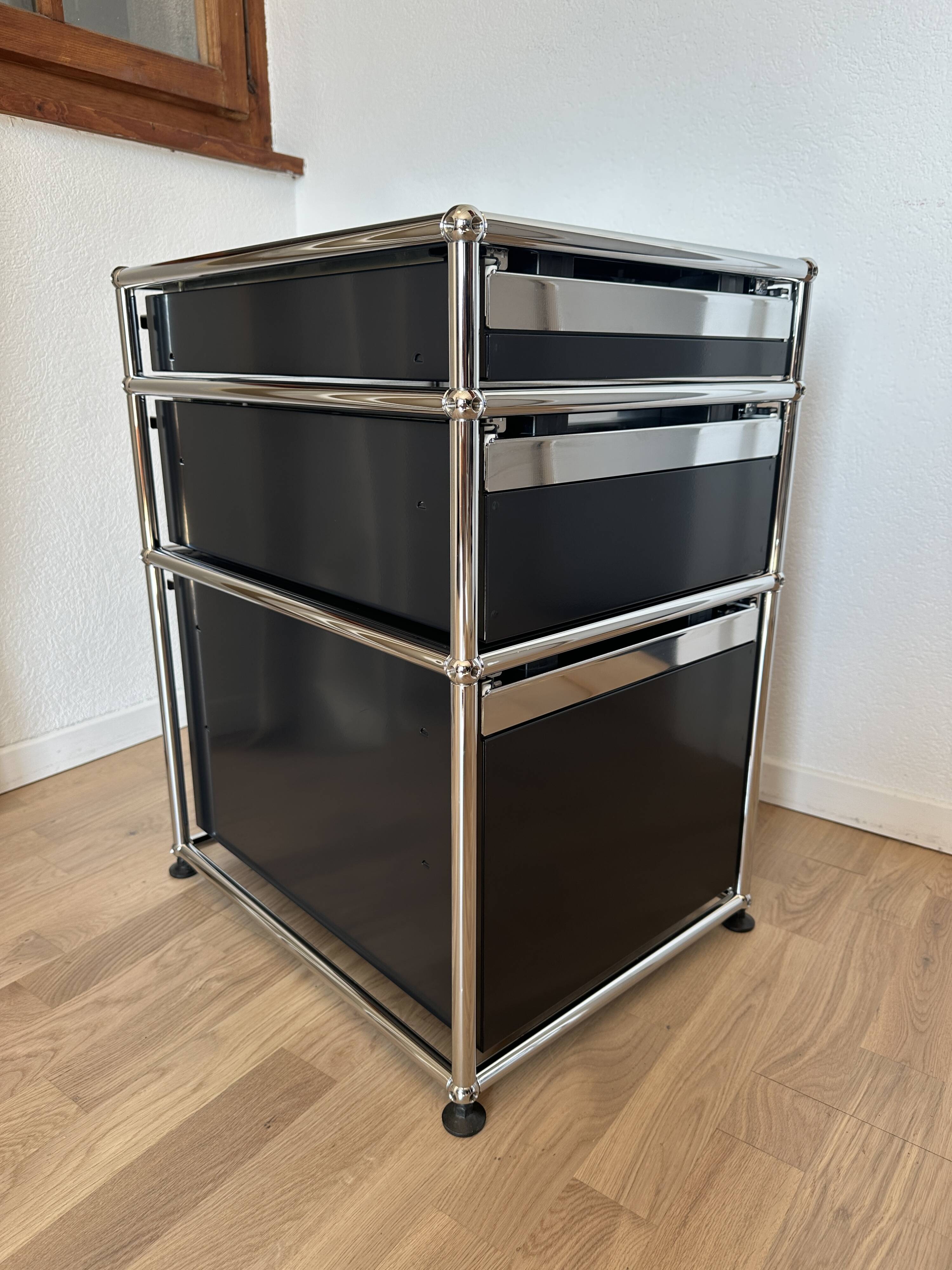 USM Haller cabinet in Graphite Black