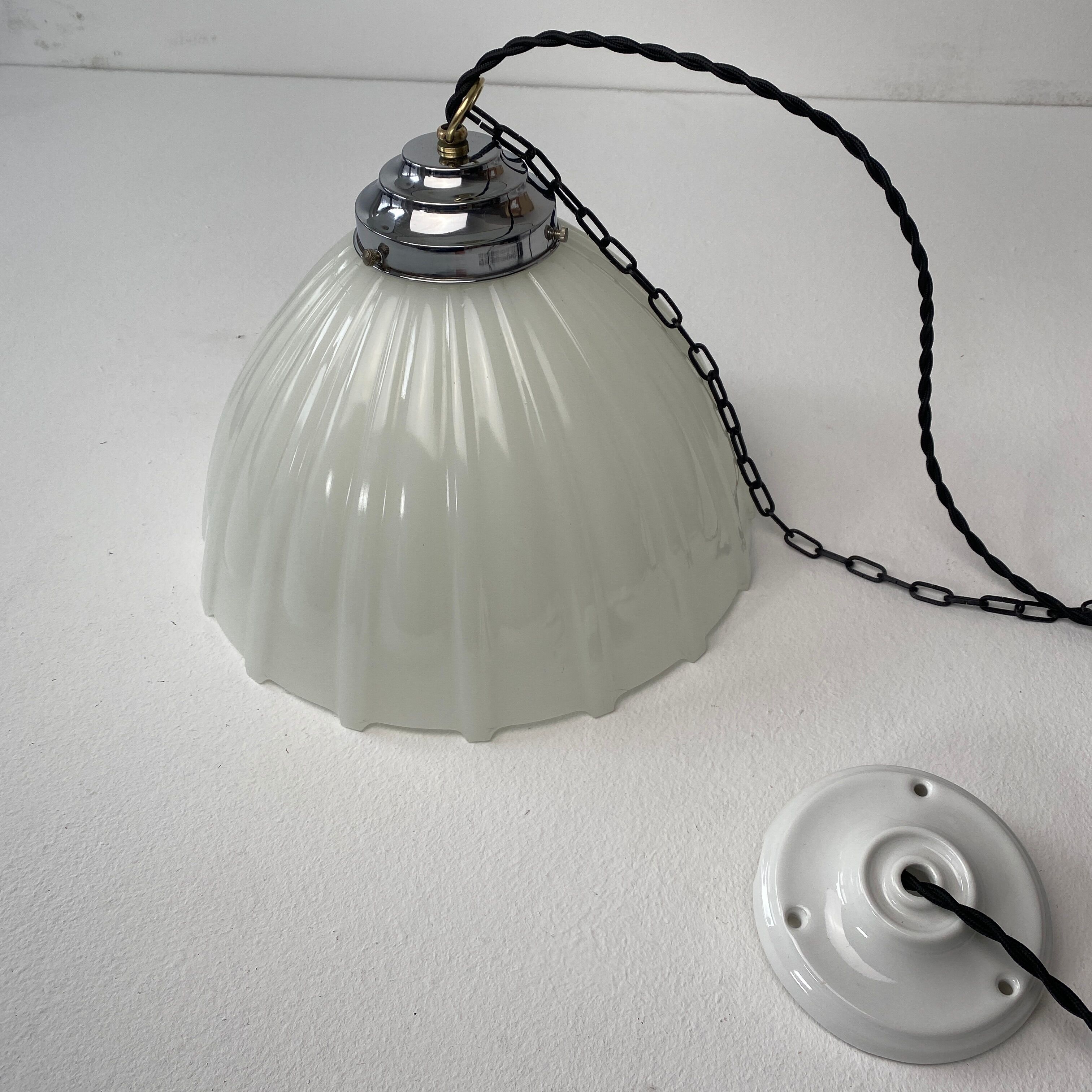 Art deco pendant lamp in opaline