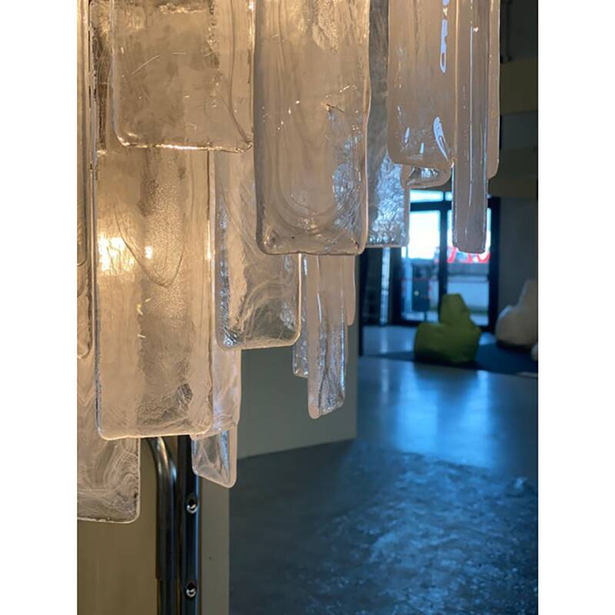 Lustre contemporain à bandes "listelli Alabastro" en verre de Murano