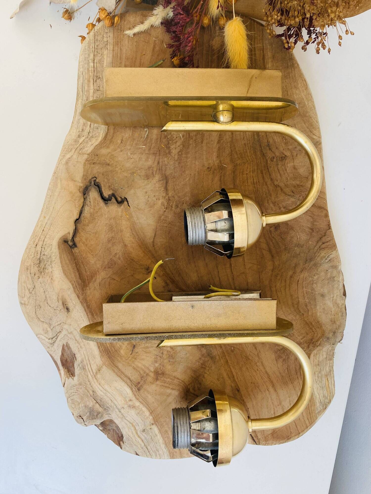 Pair of wall lights in brass and moulded bubble glass, style Helena Tynell.